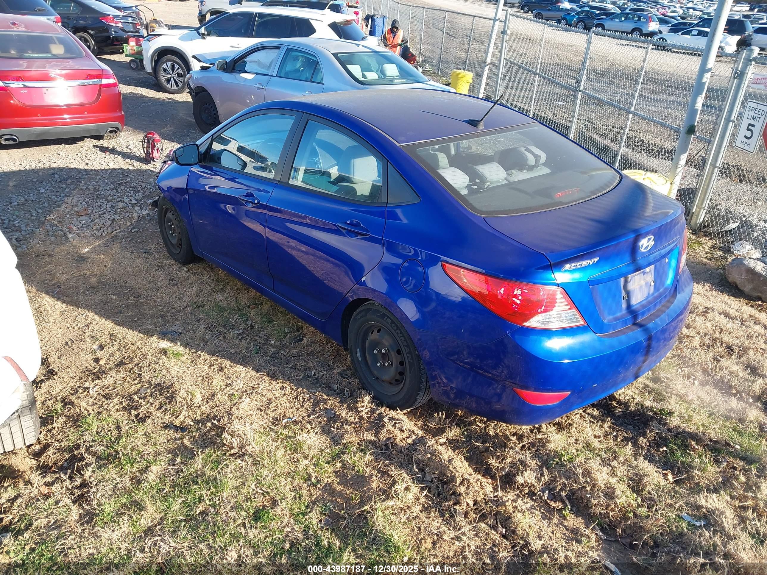 HYUNDAI ACCENT image 3
