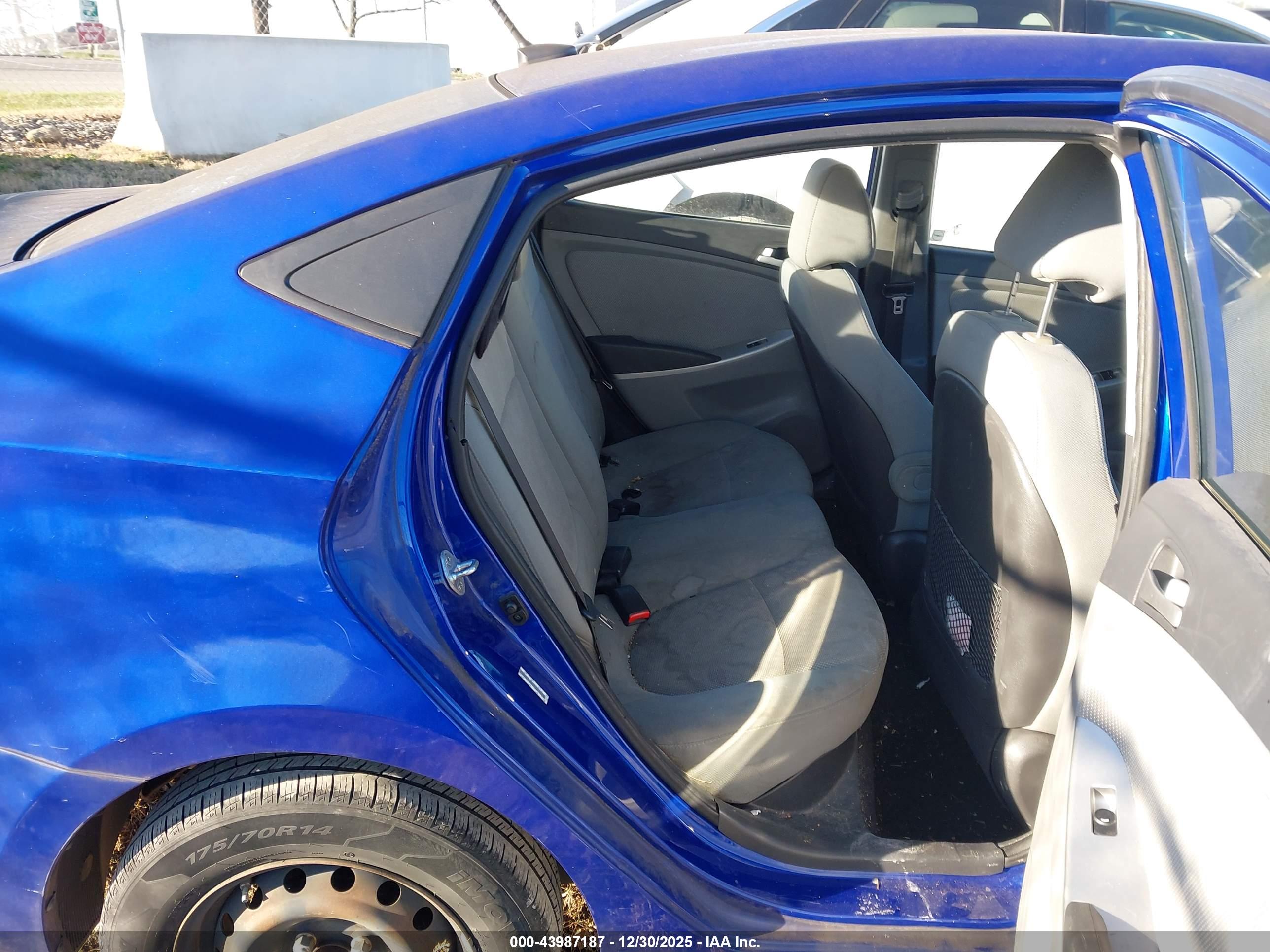 HYUNDAI ACCENT image 8