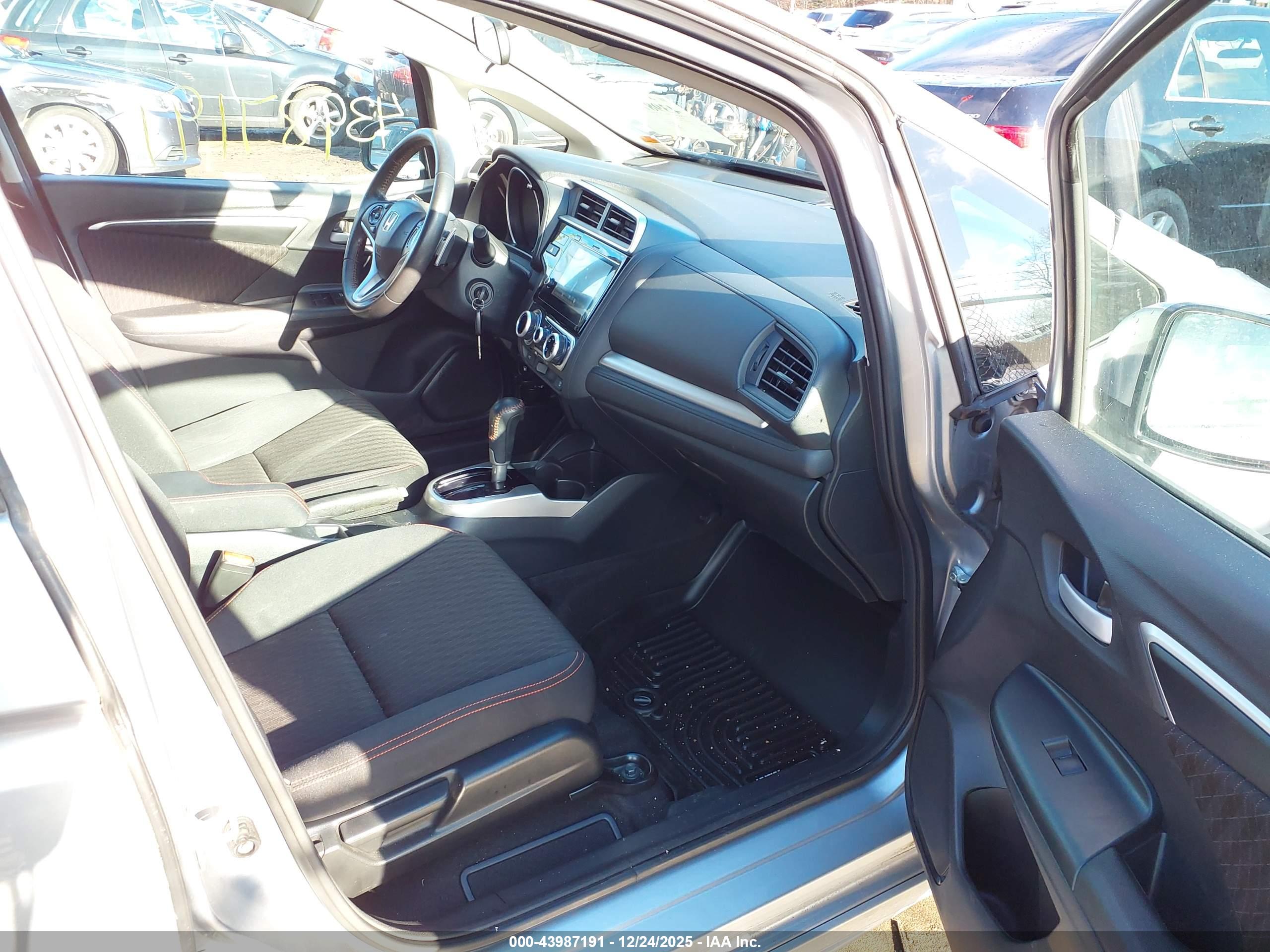 HONDA FIT image 5