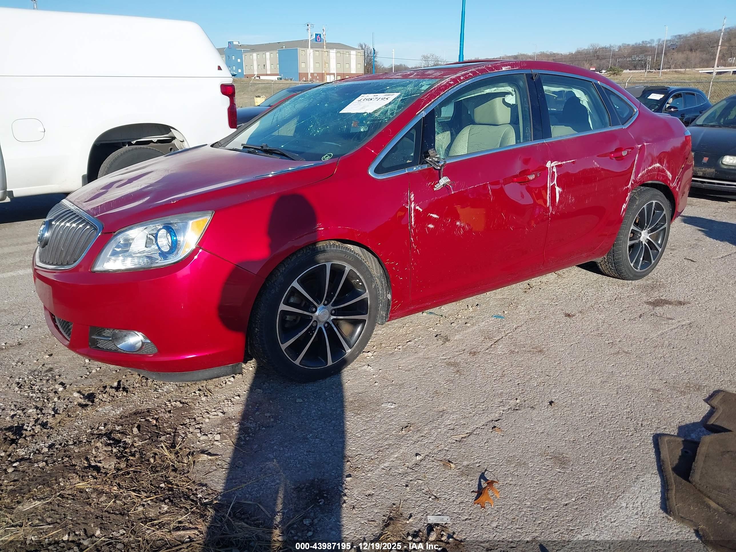 BUICK VERANO image 2