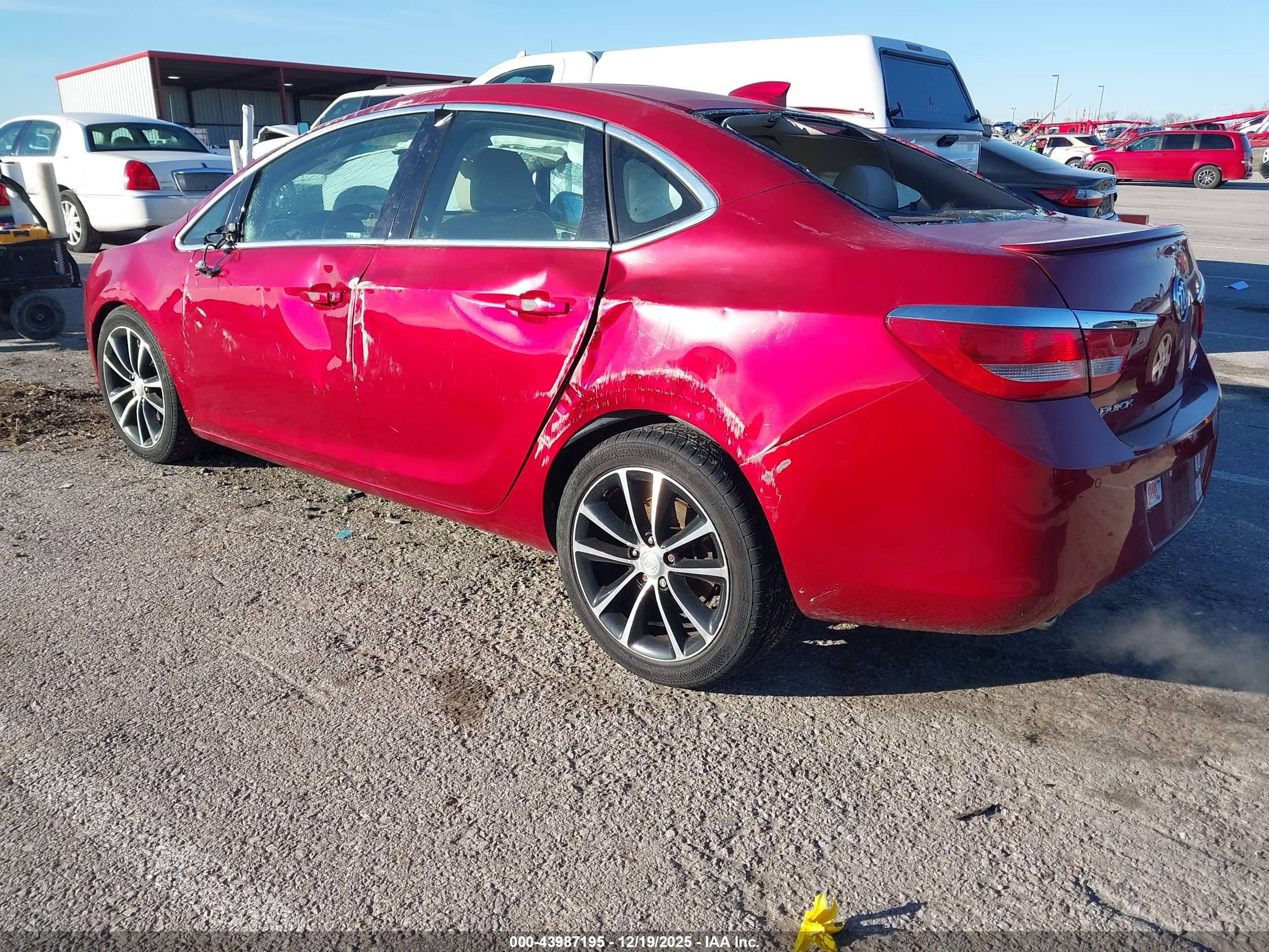 BUICK VERANO image 3