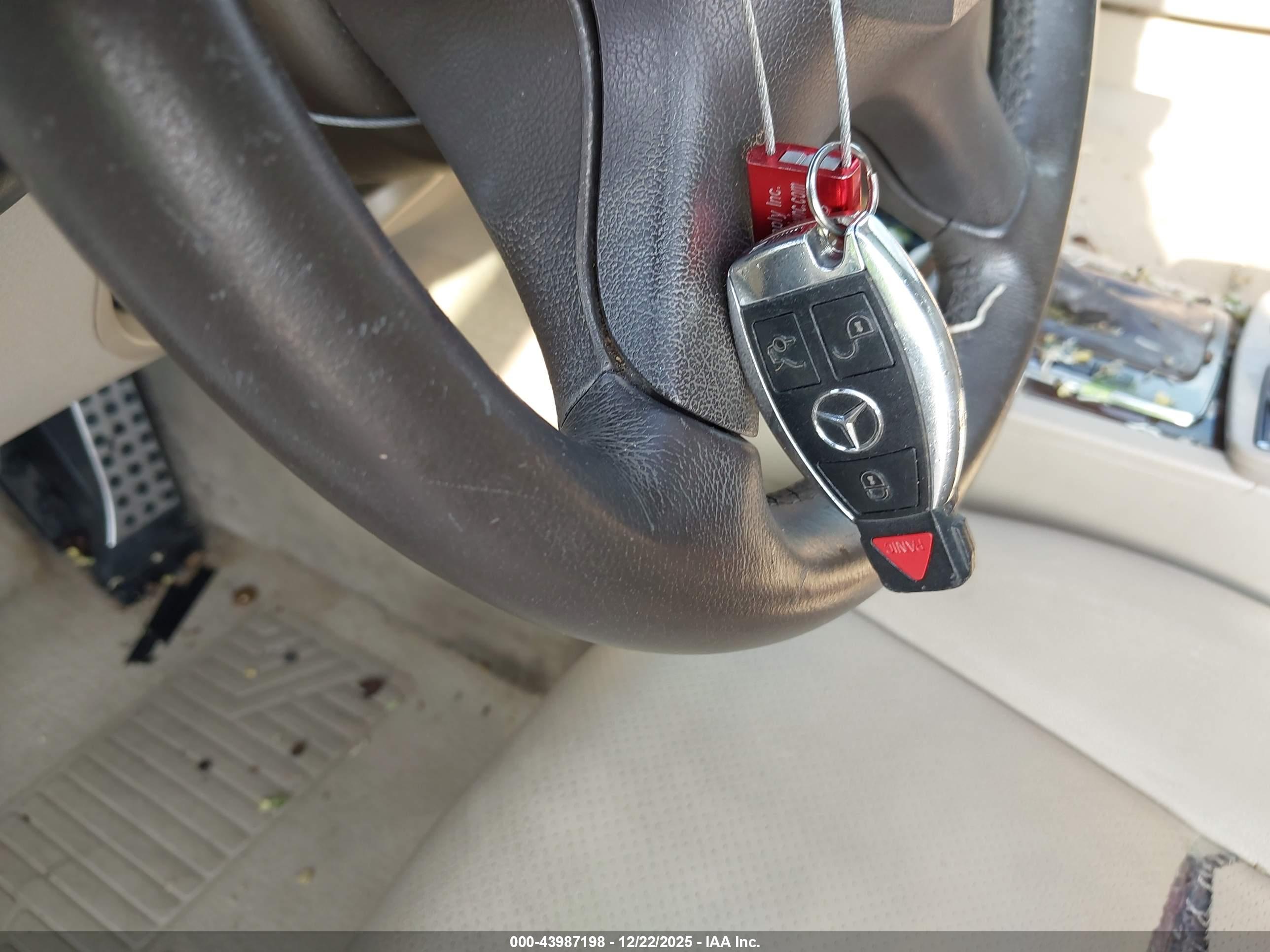 MERCEDES-BENZ C image 11