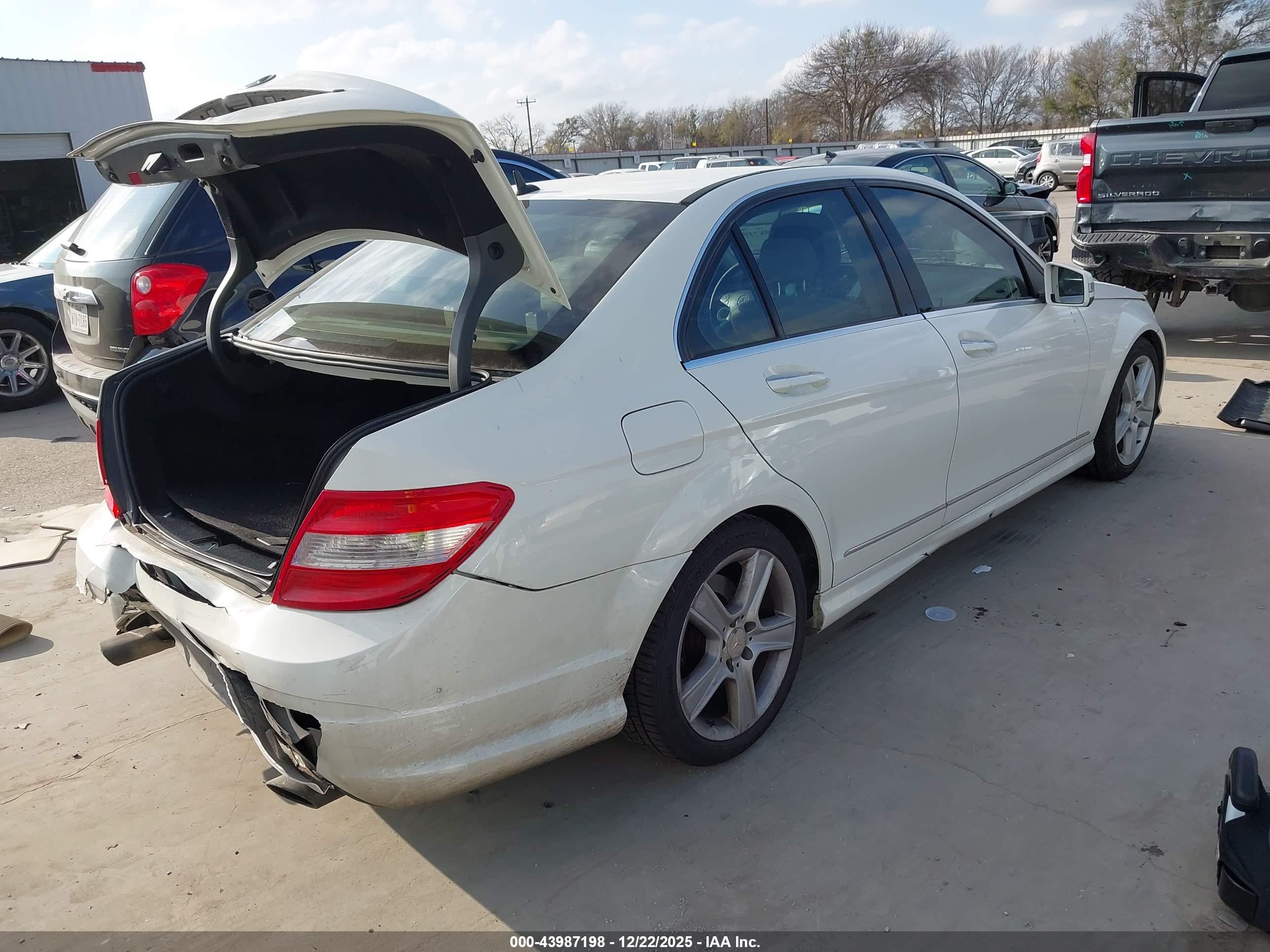 MERCEDES-BENZ C image 4