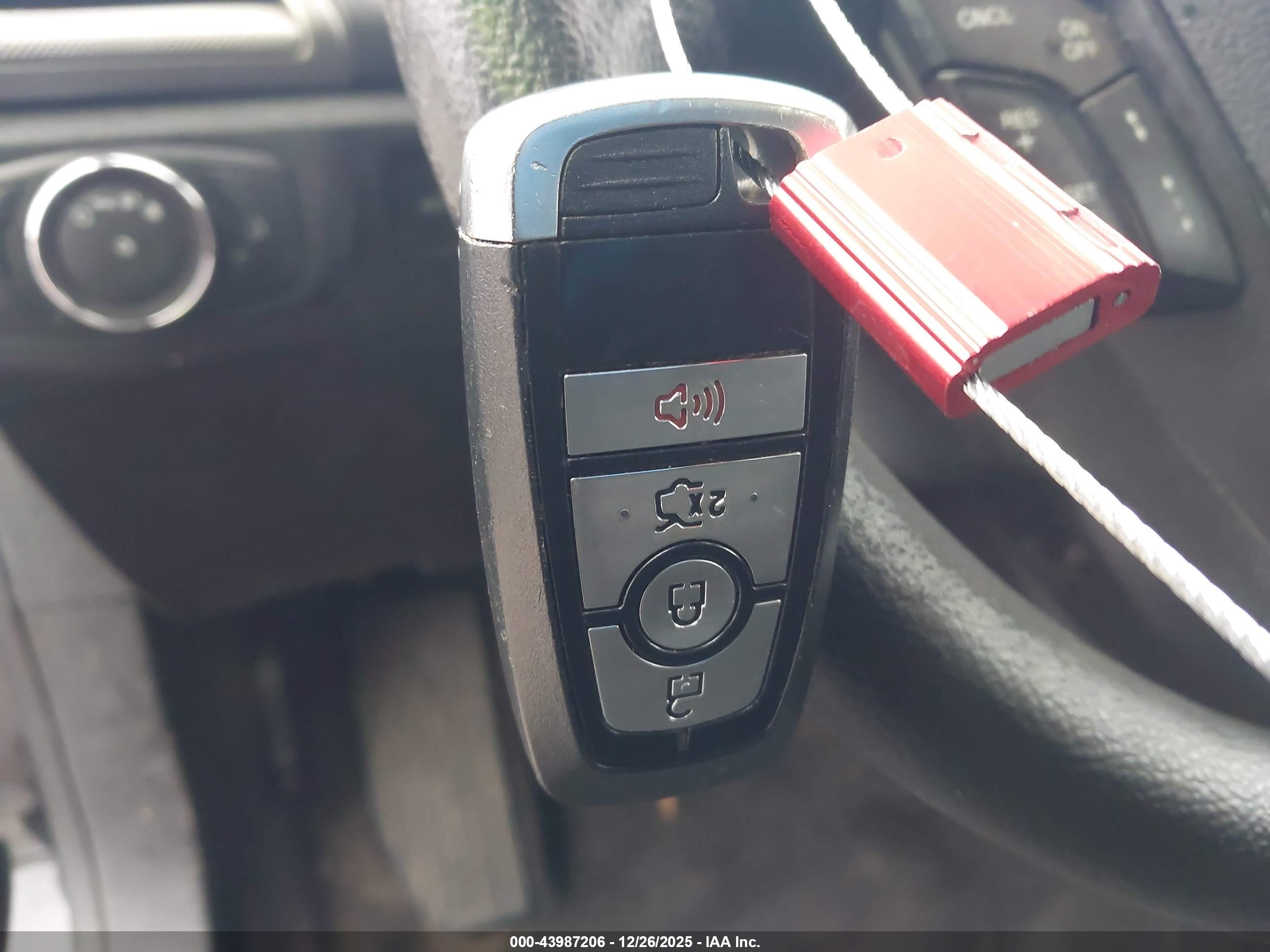 FORD FUSION image 11