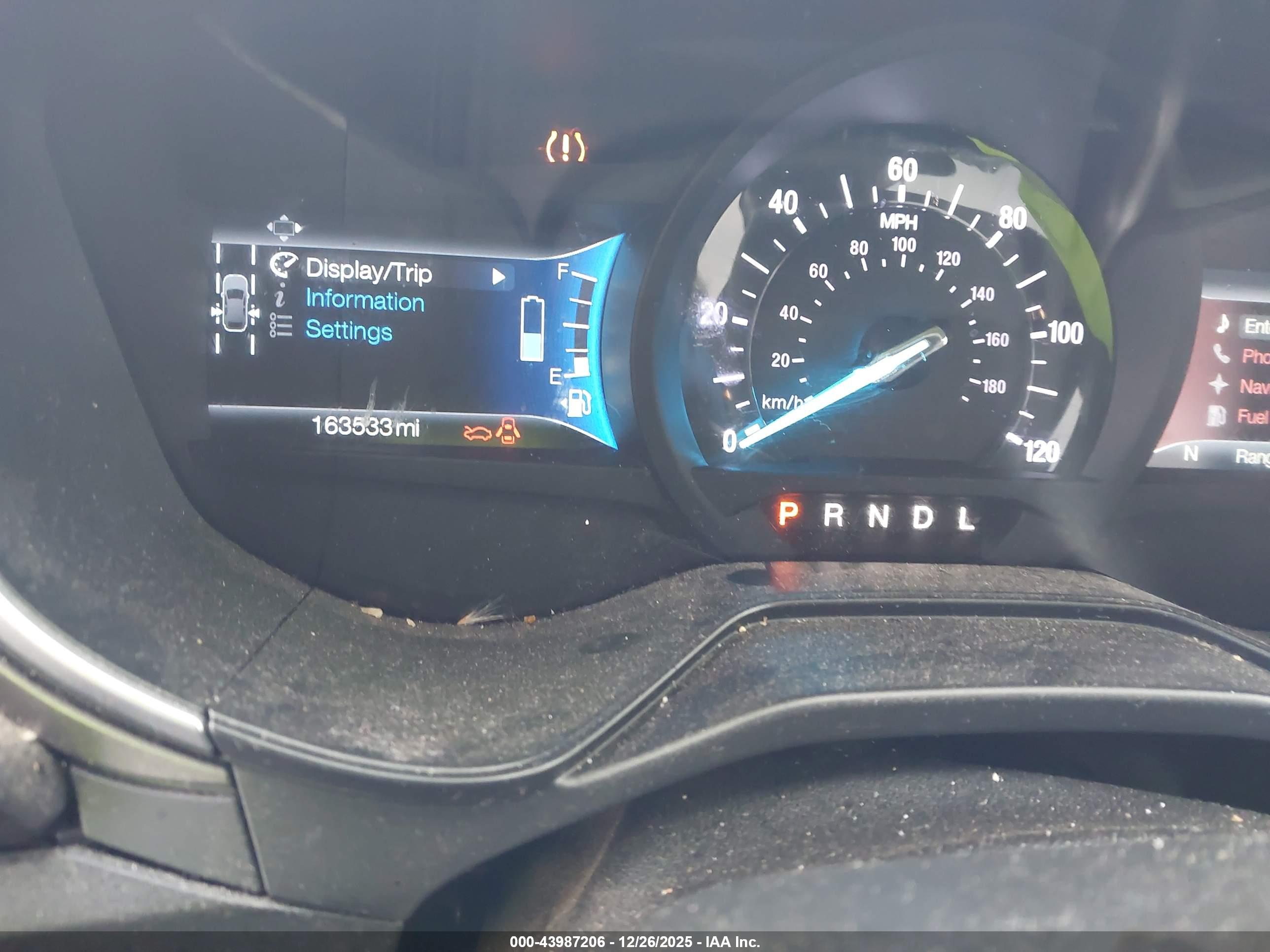 FORD FUSION image 7