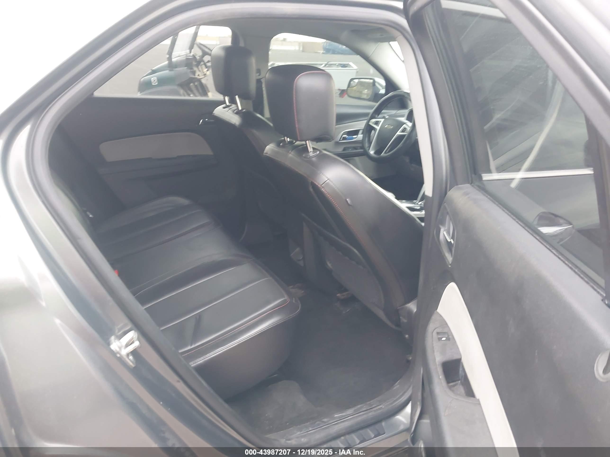 CHEVROLET EQUINOX image 8