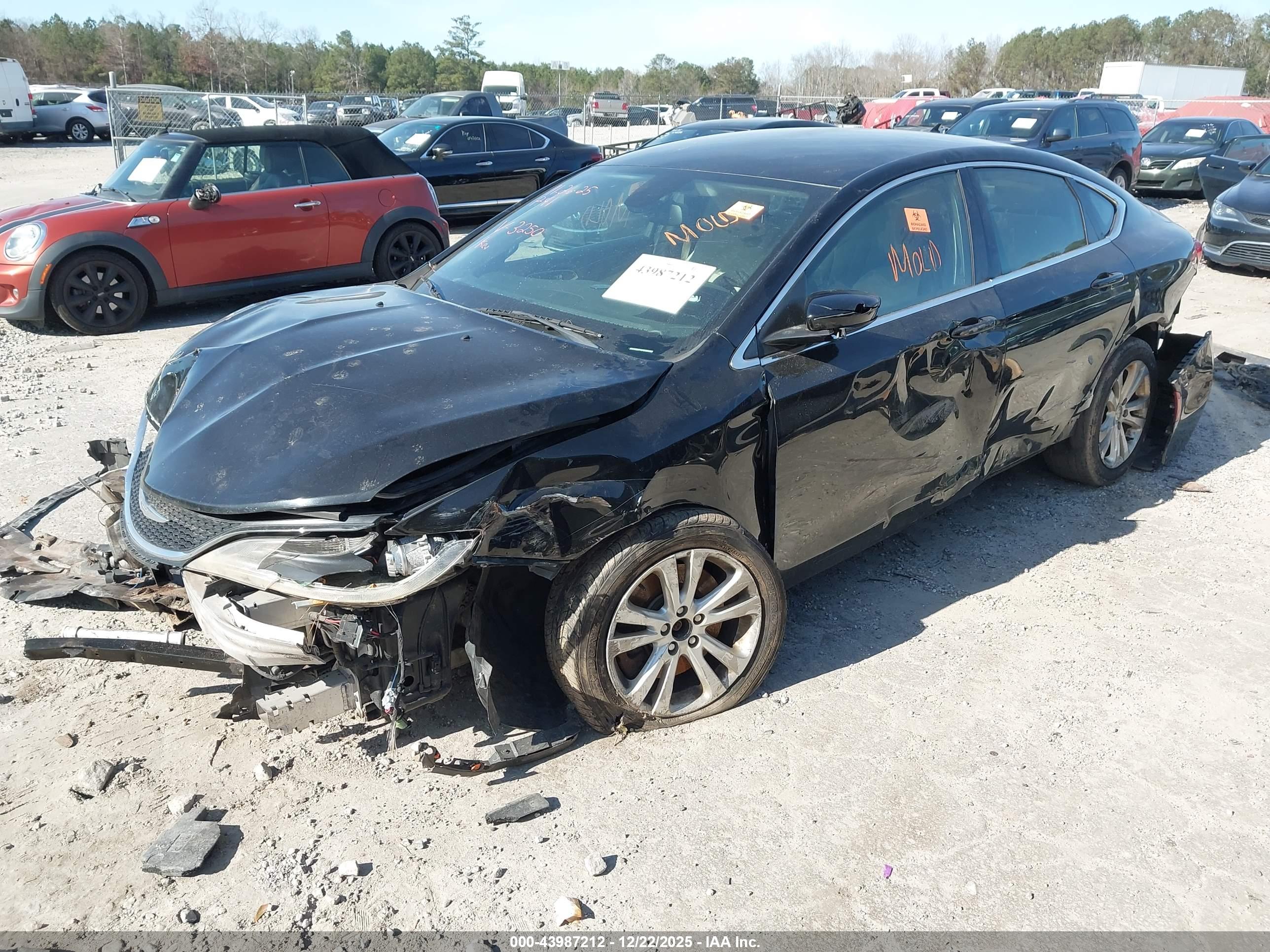 CHRYSLER 200 image 2