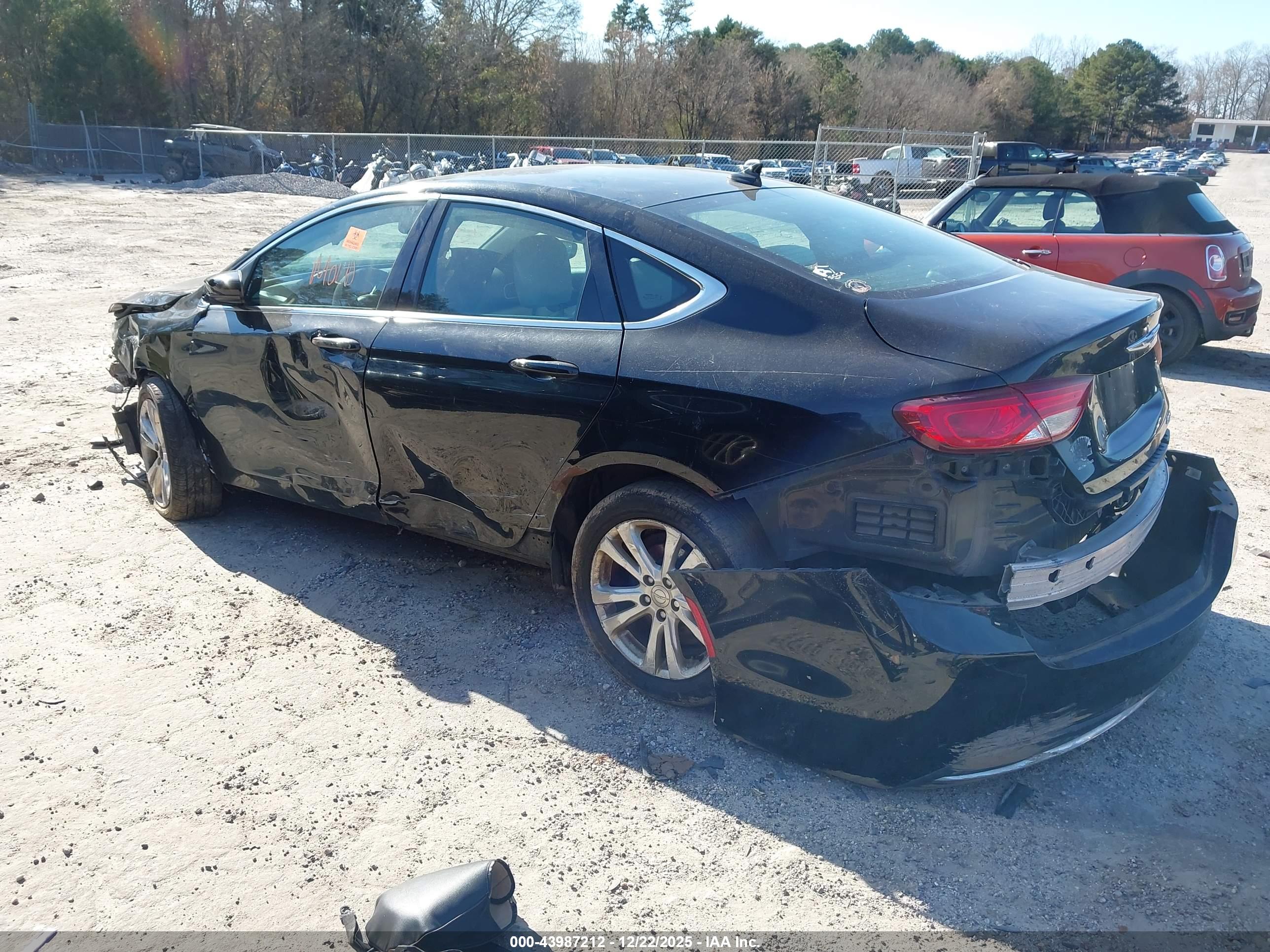 CHRYSLER 200 image 3