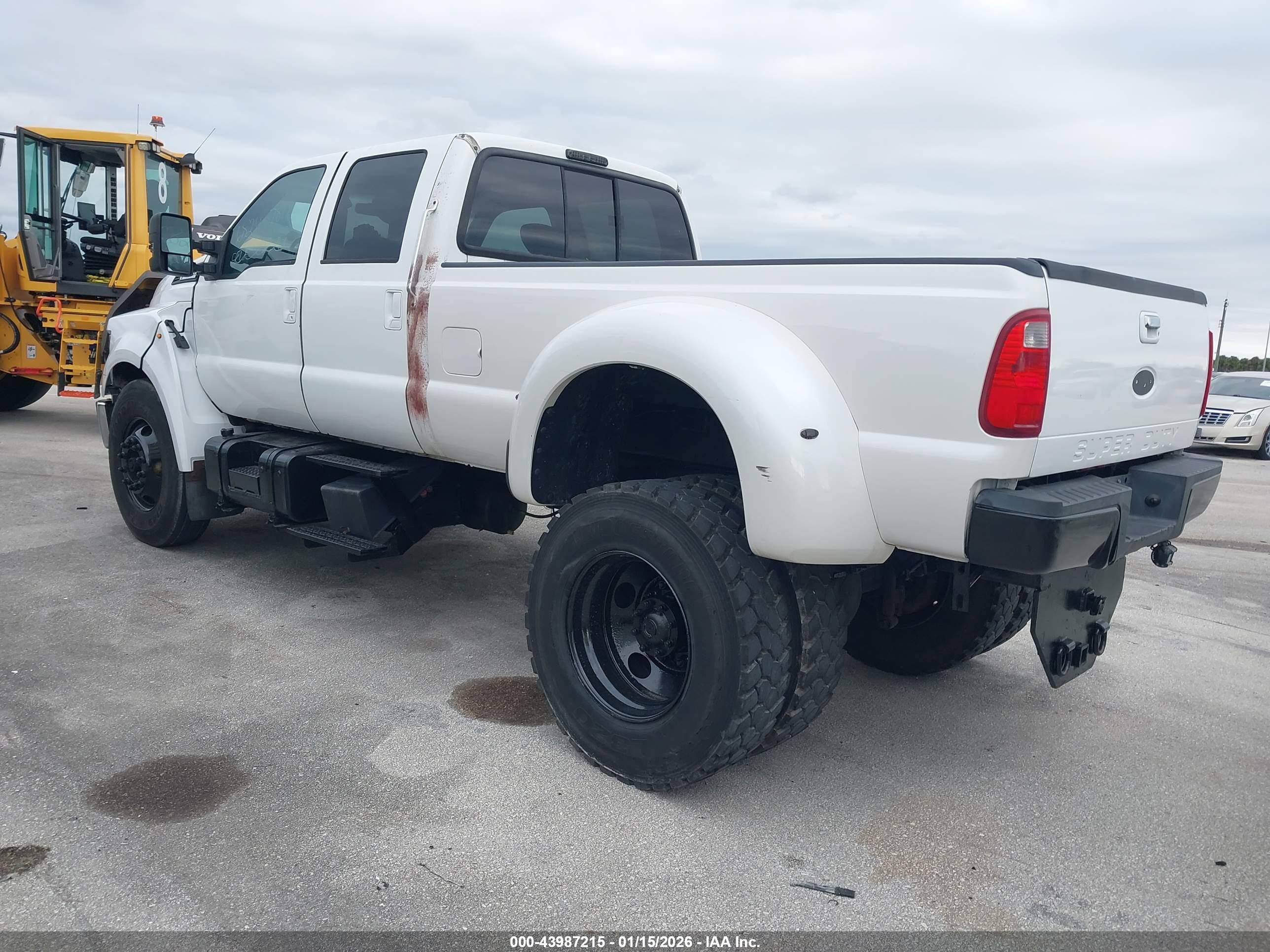 FORD F-650 image 3