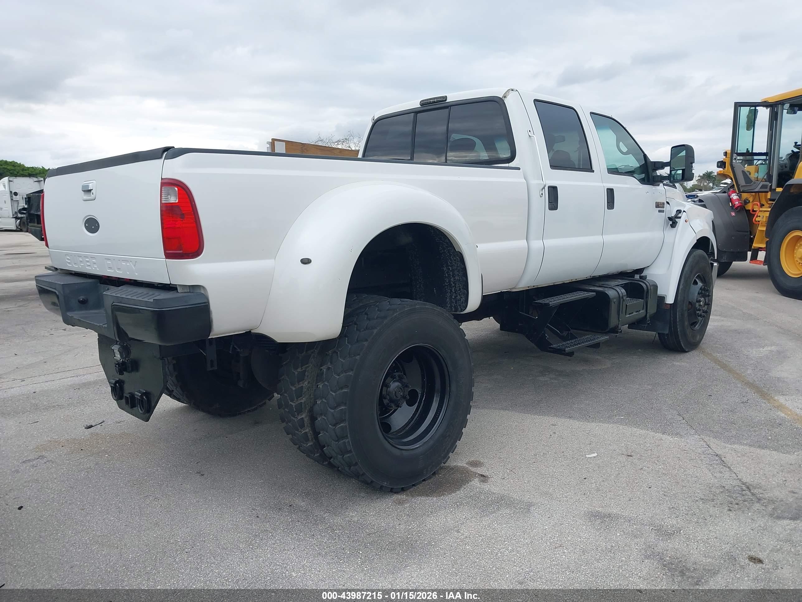 FORD F-650 image 4