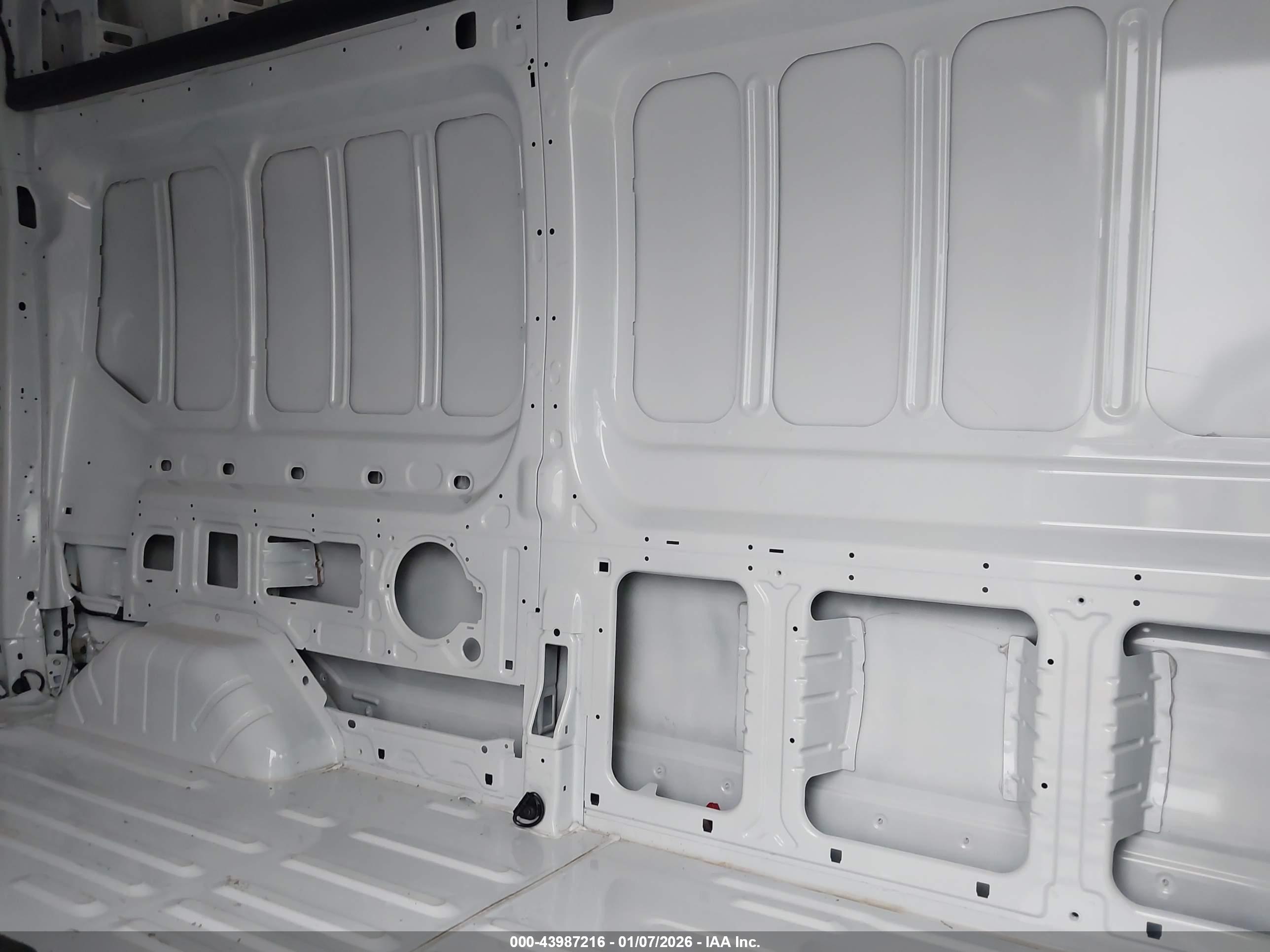 FORD TRANSIT-250 image 8