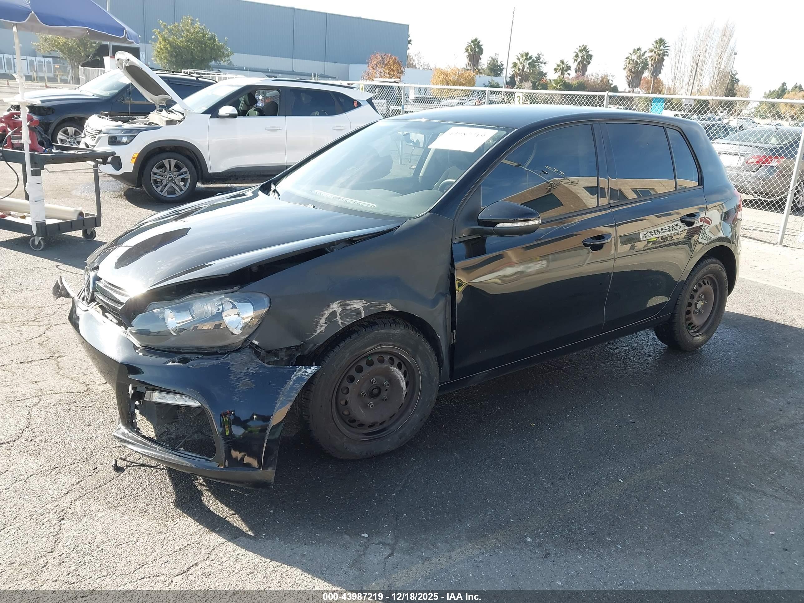 VOLKSWAGEN GOLF image 2