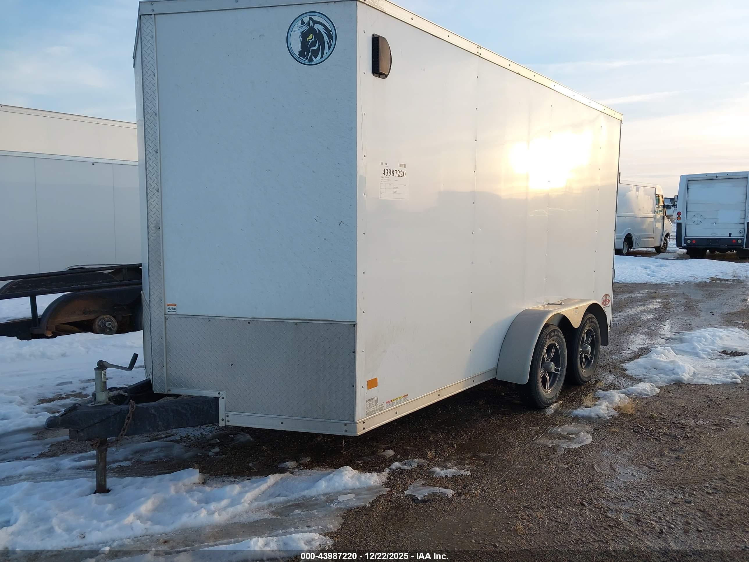TRAILER DARKHORSE image 2