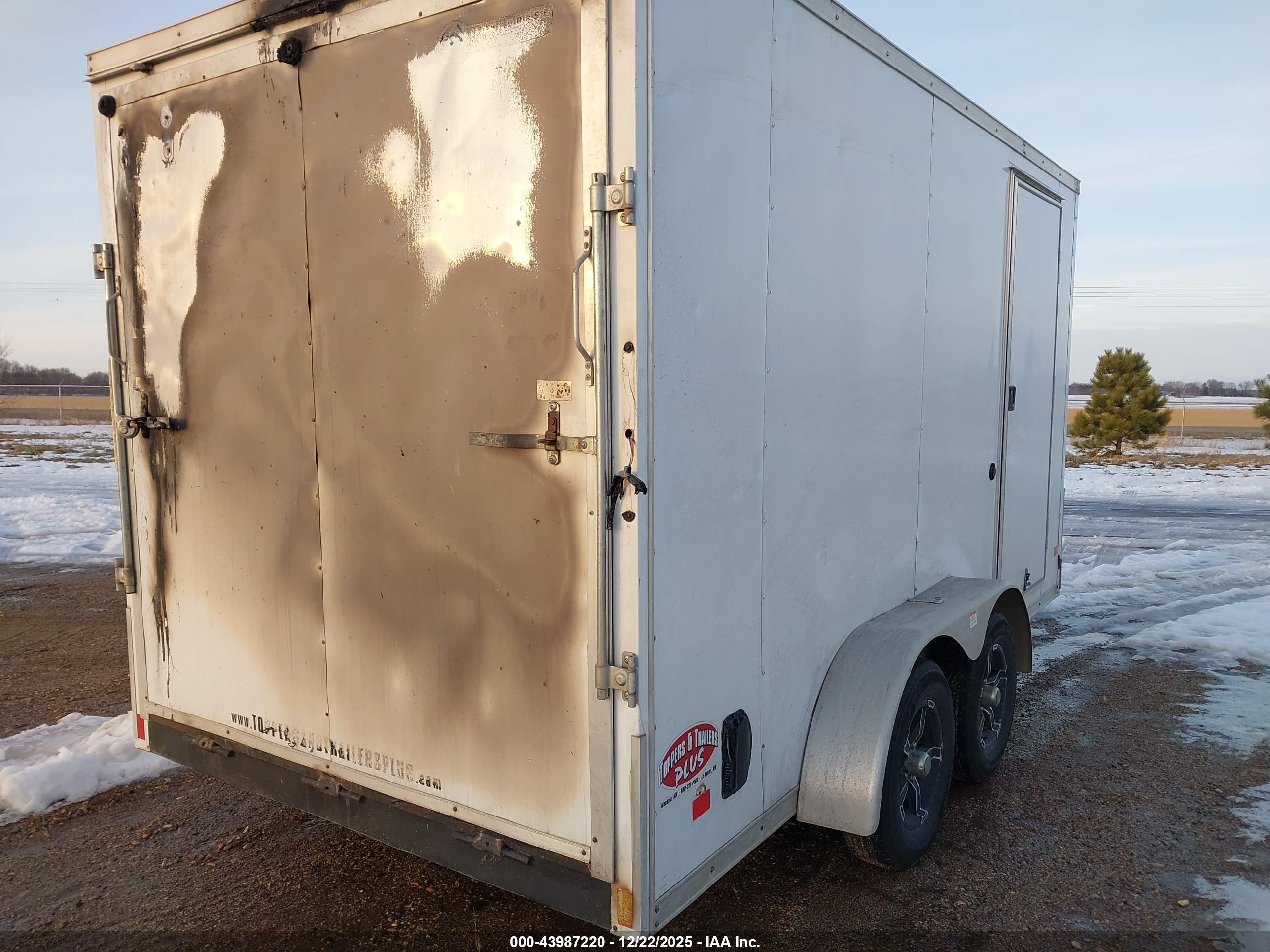 TRAILER DARKHORSE image 4