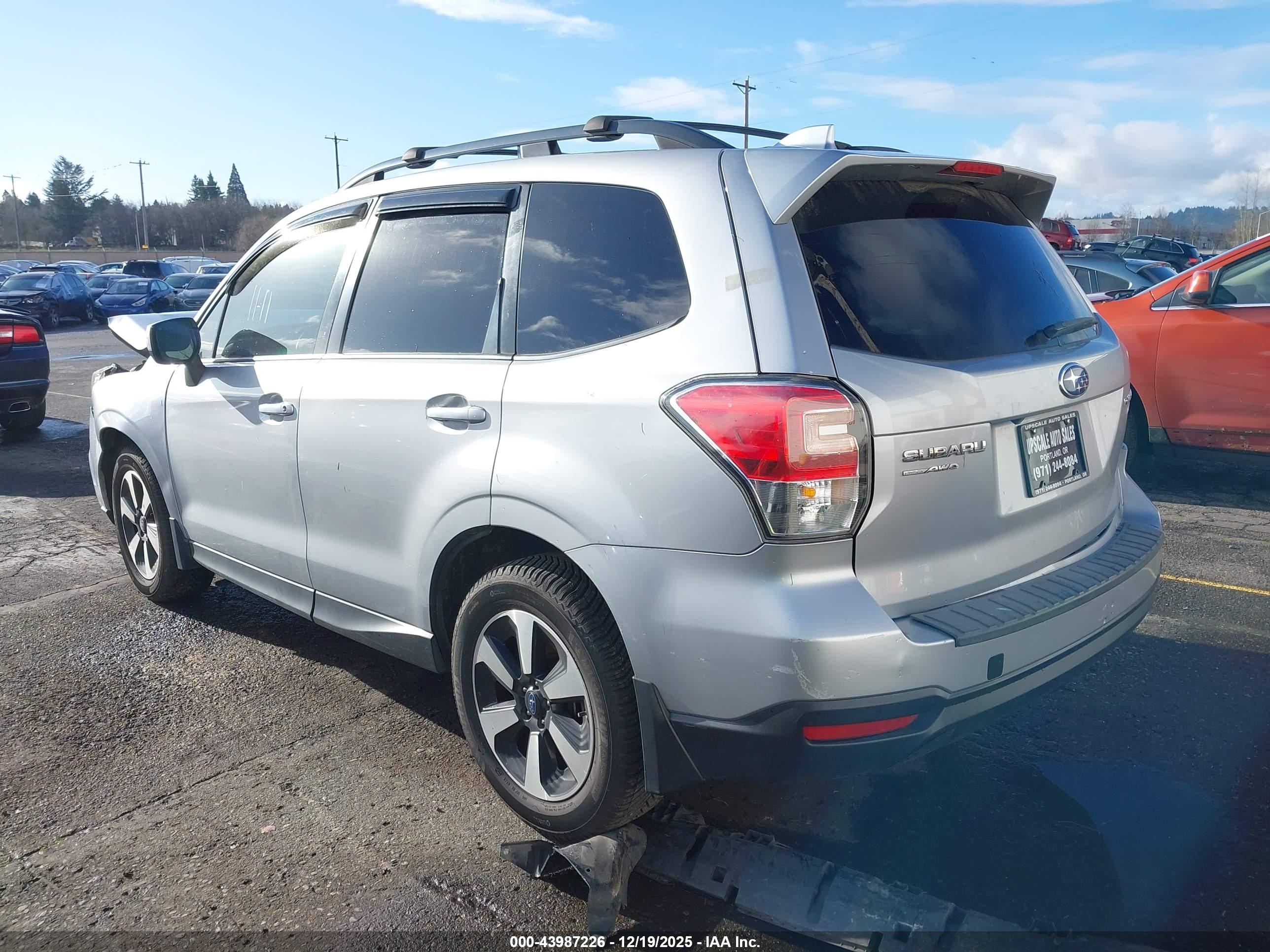 SUBARU FORESTER image 3
