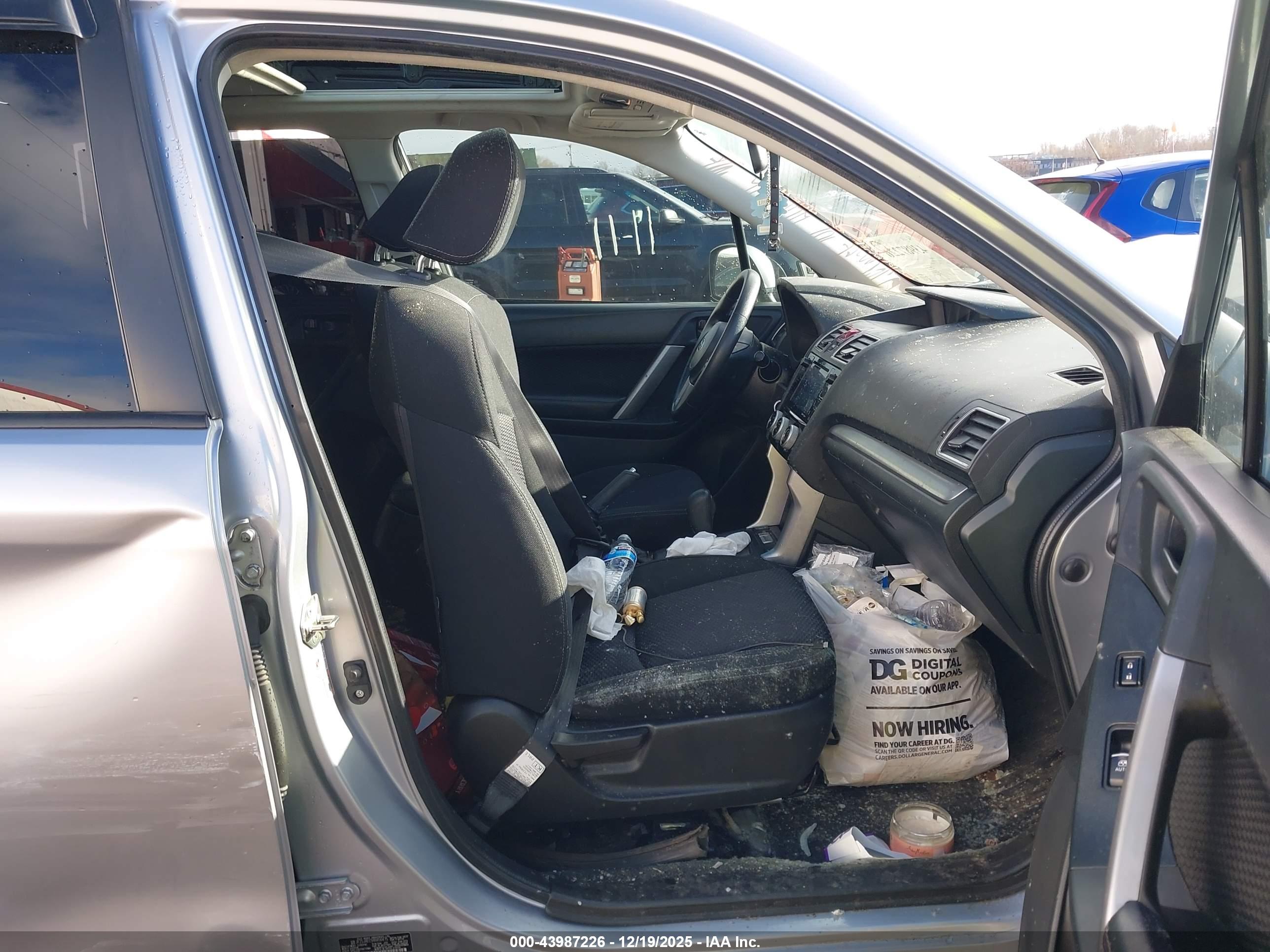 SUBARU FORESTER image 5