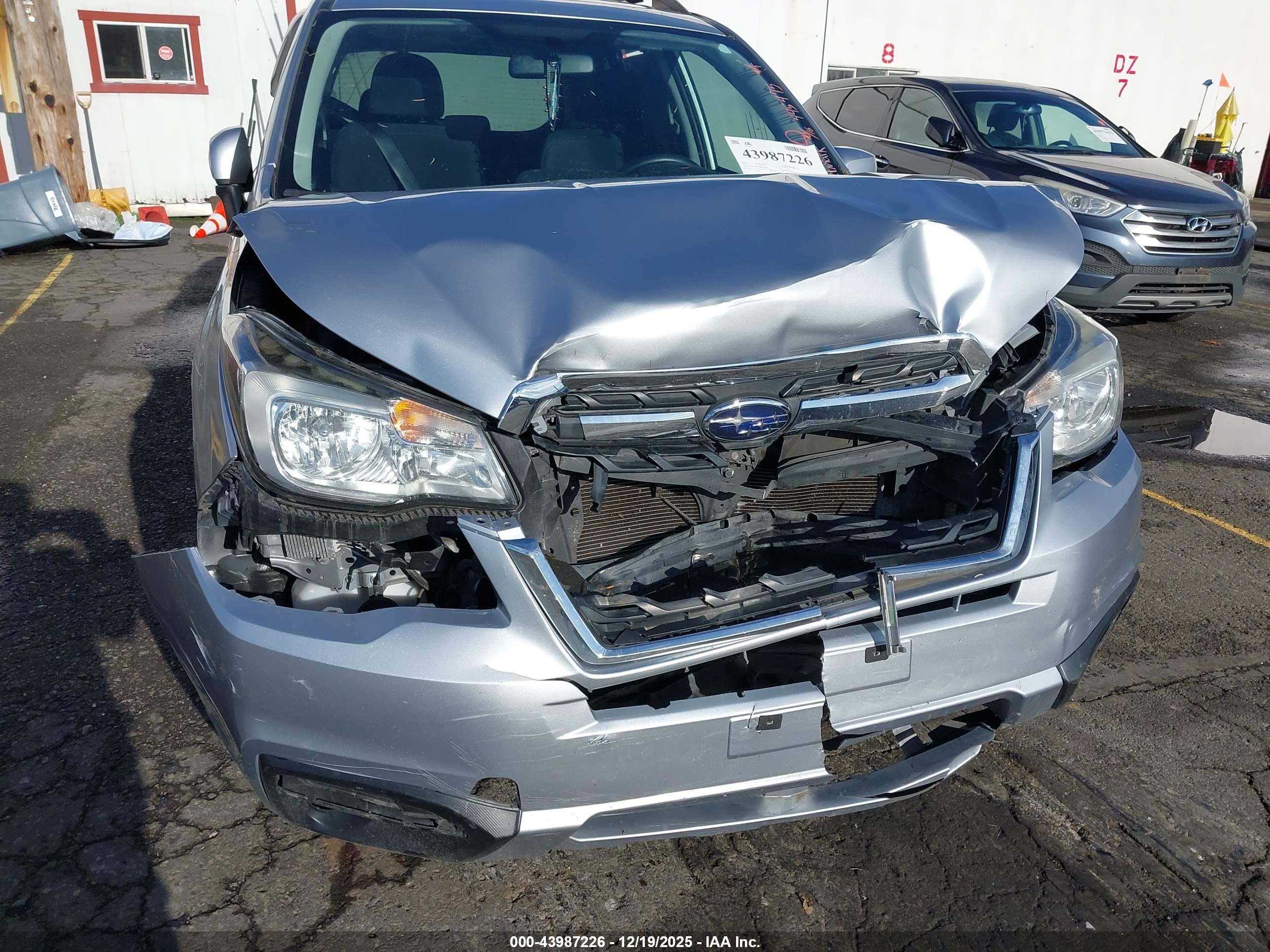 SUBARU FORESTER image 6