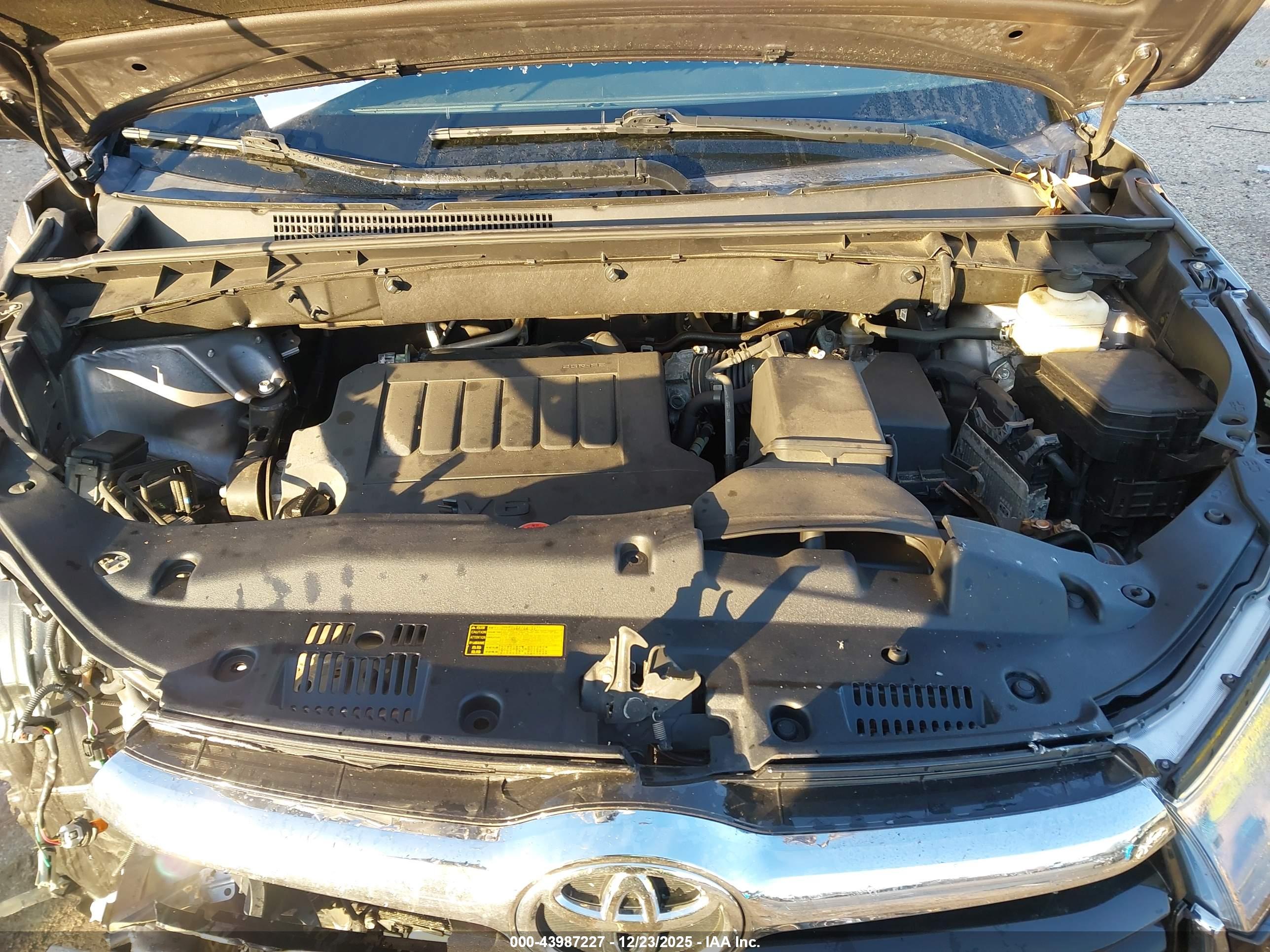 TOYOTA HIGHLANDER image 10