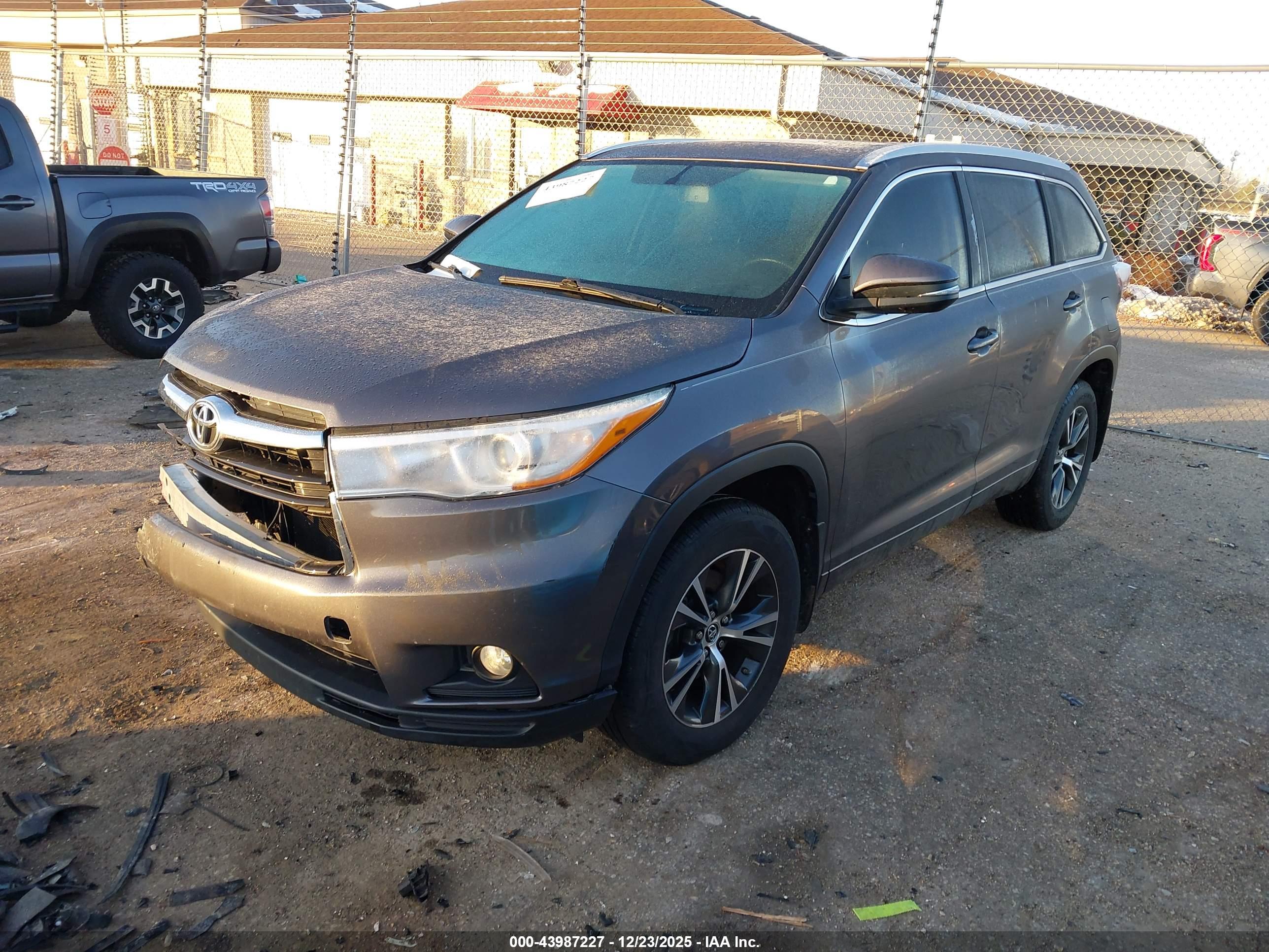 TOYOTA HIGHLANDER image 2