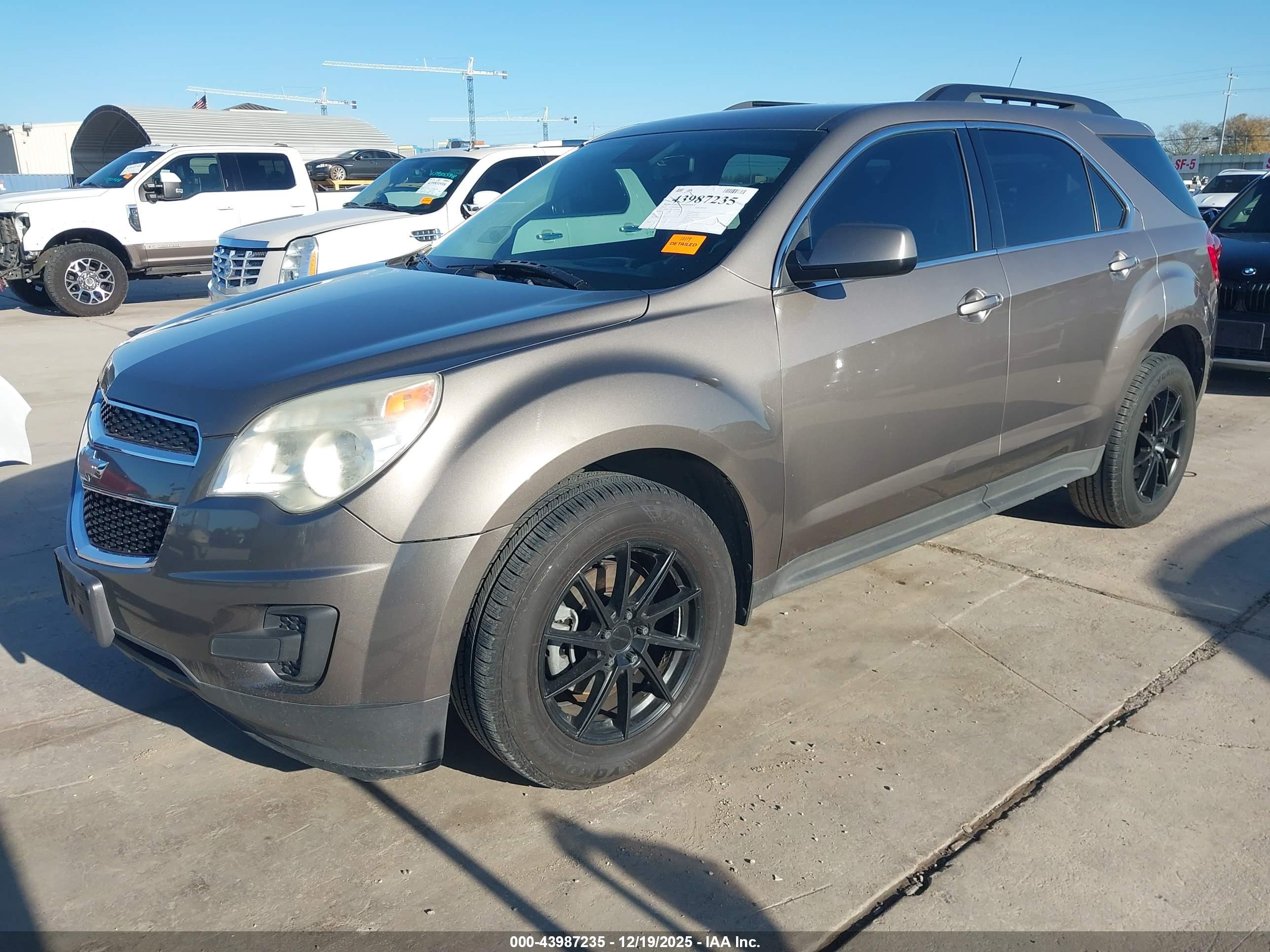 CHEVROLET EQUINOX image 2