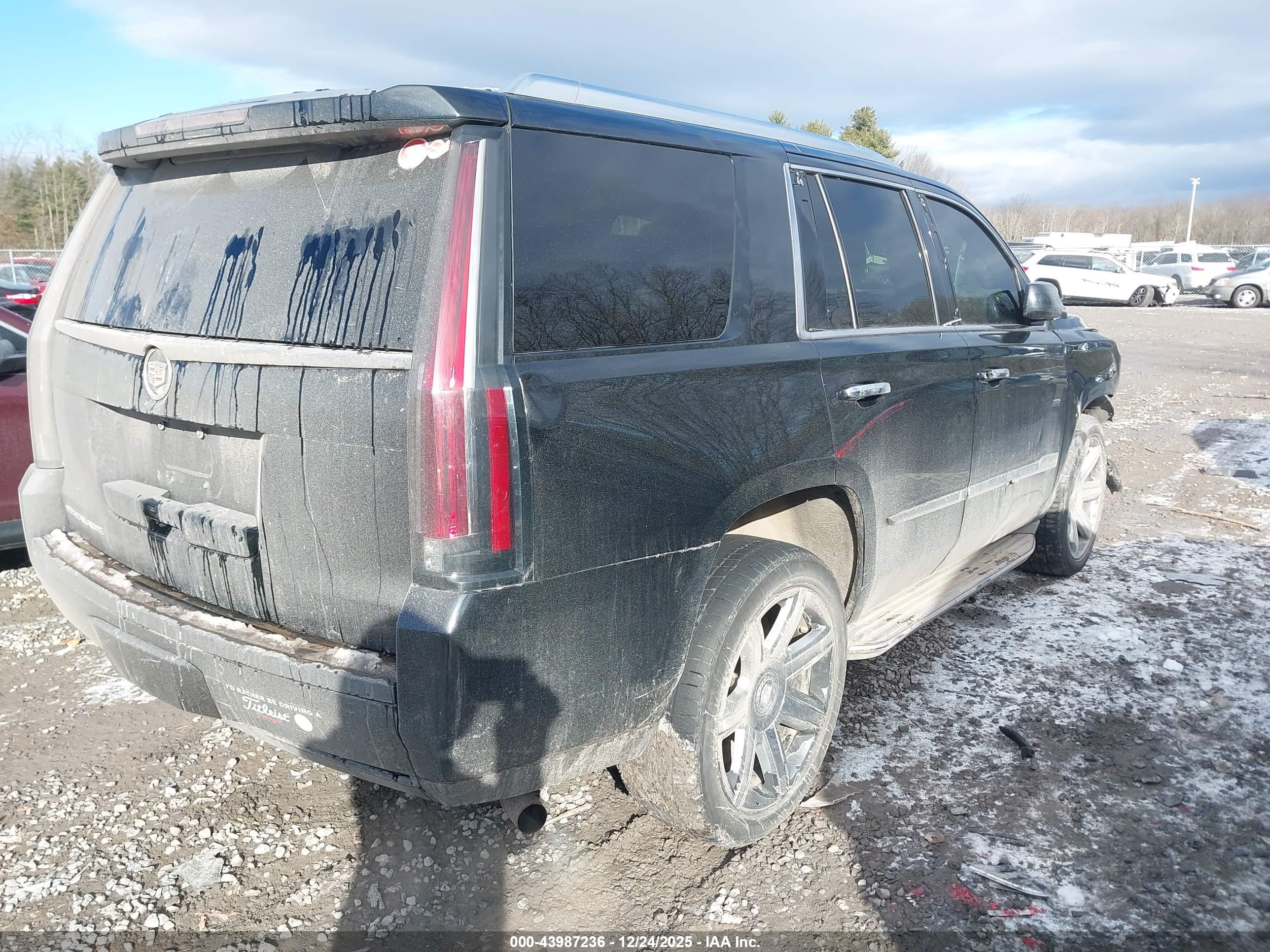 CADILLAC ESCALADE image 4