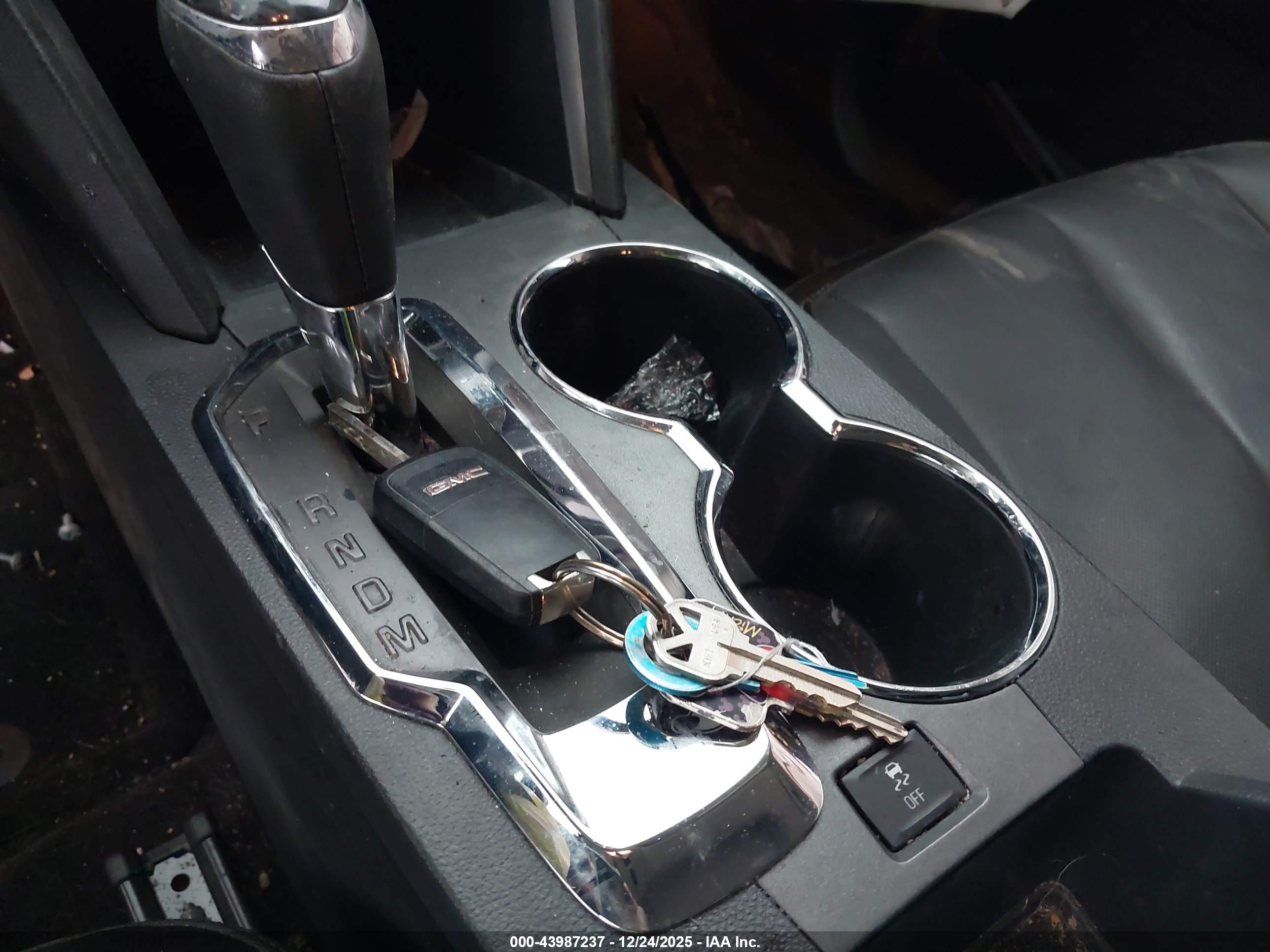 GMC TERRAIN image 11