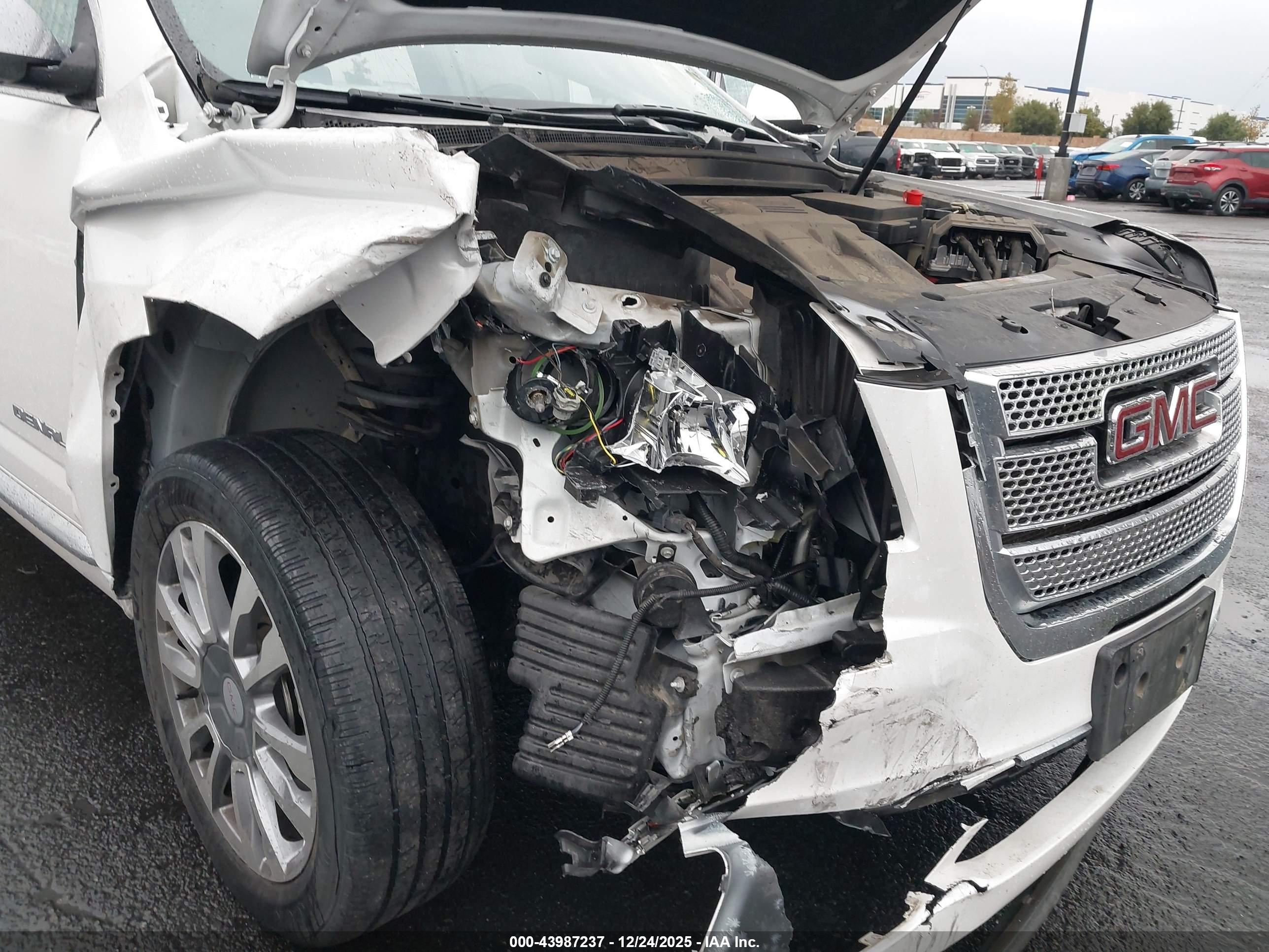 GMC TERRAIN image 6