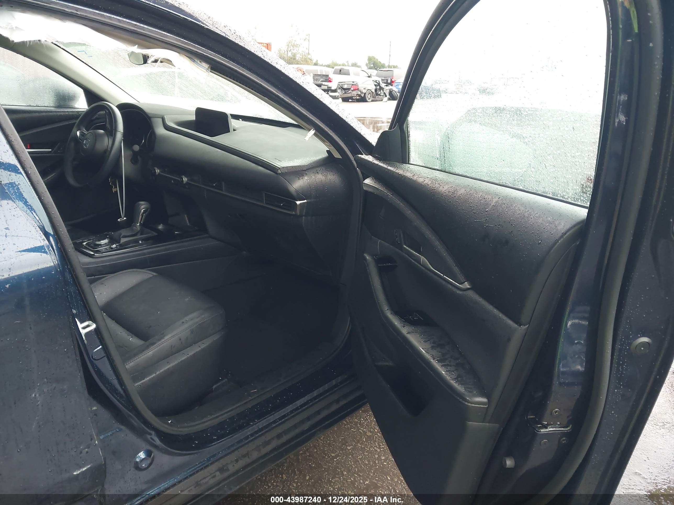 MAZDA CX-30 image 5