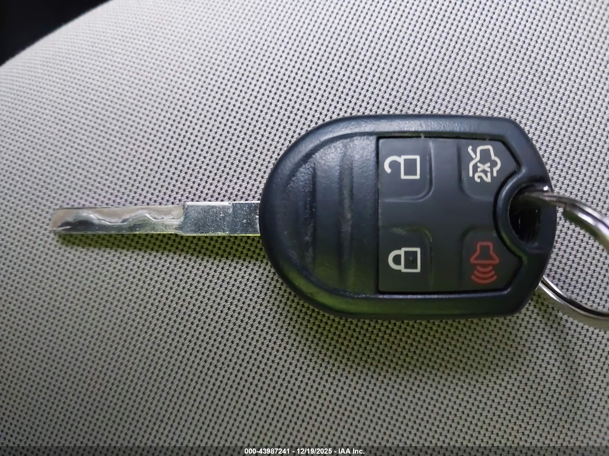 FORD FIESTA image 11