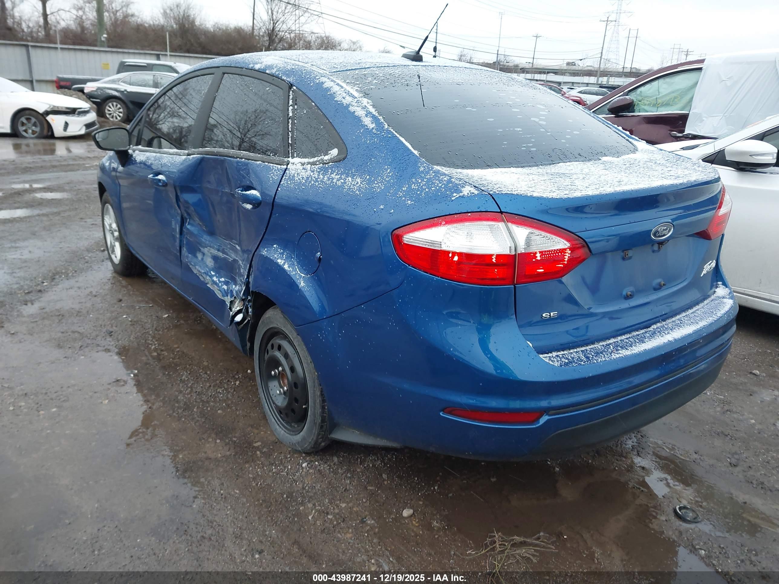 FORD FIESTA image 3