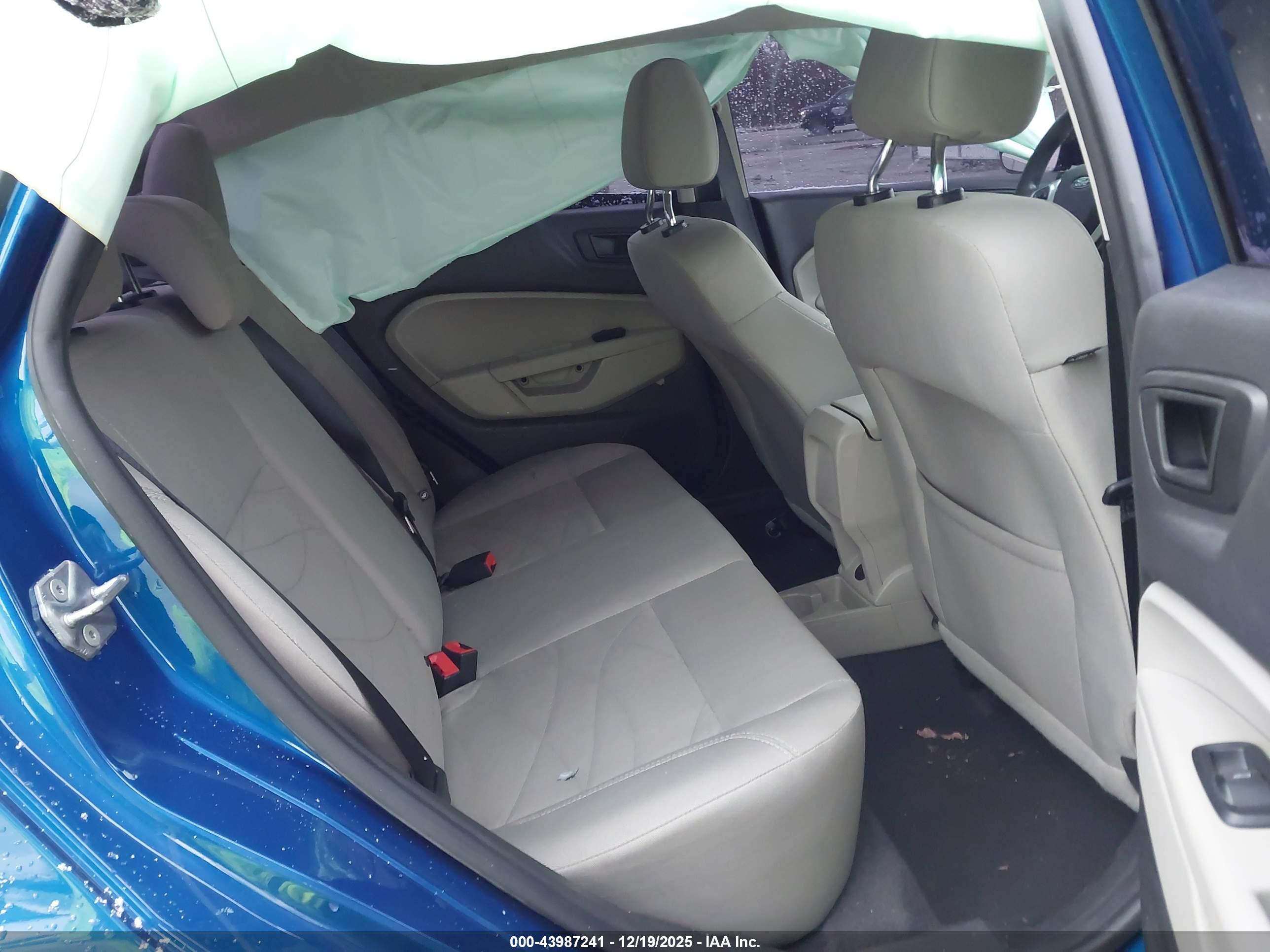 FORD FIESTA image 8