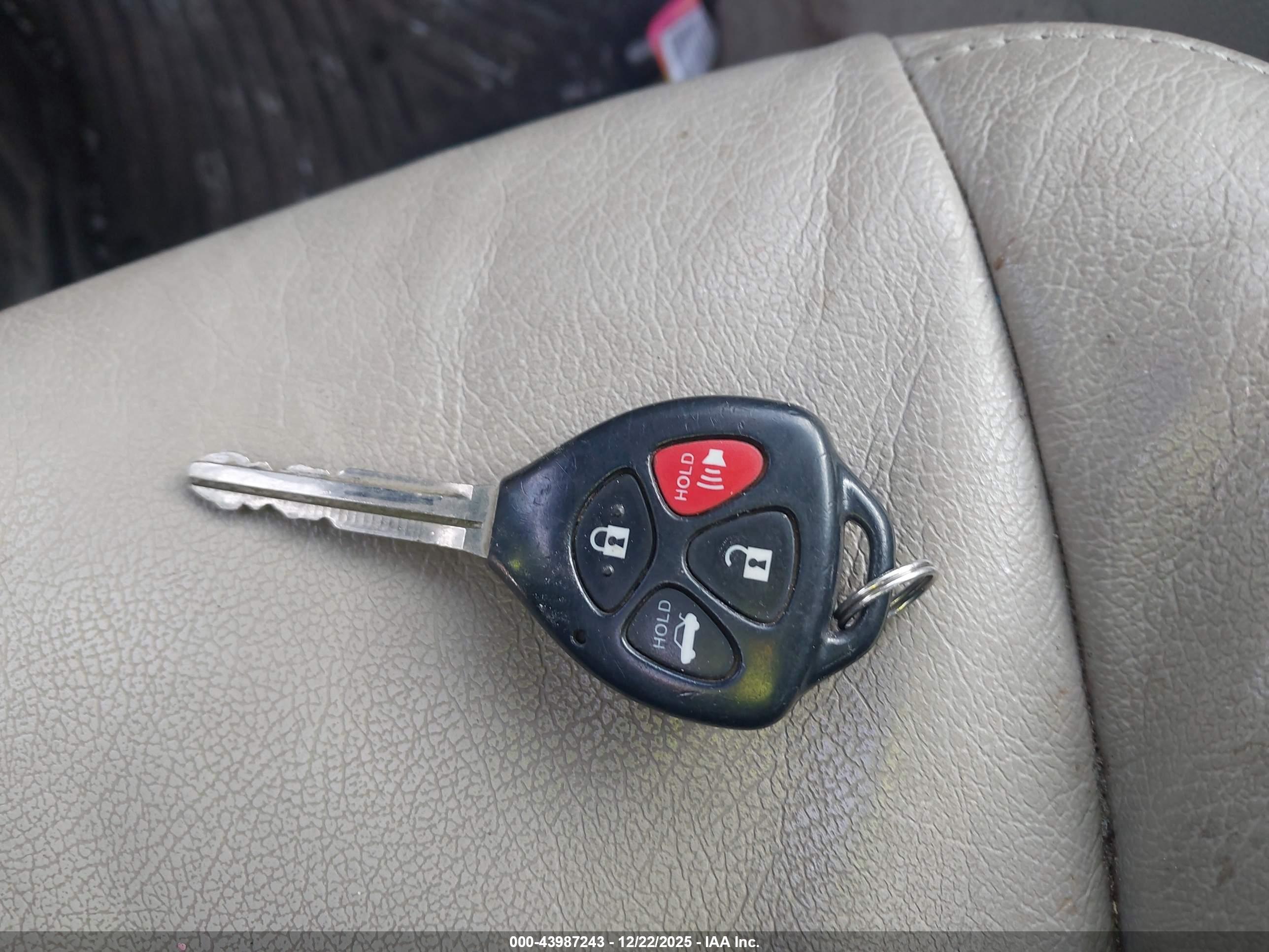TOYOTA CAMRY image 11