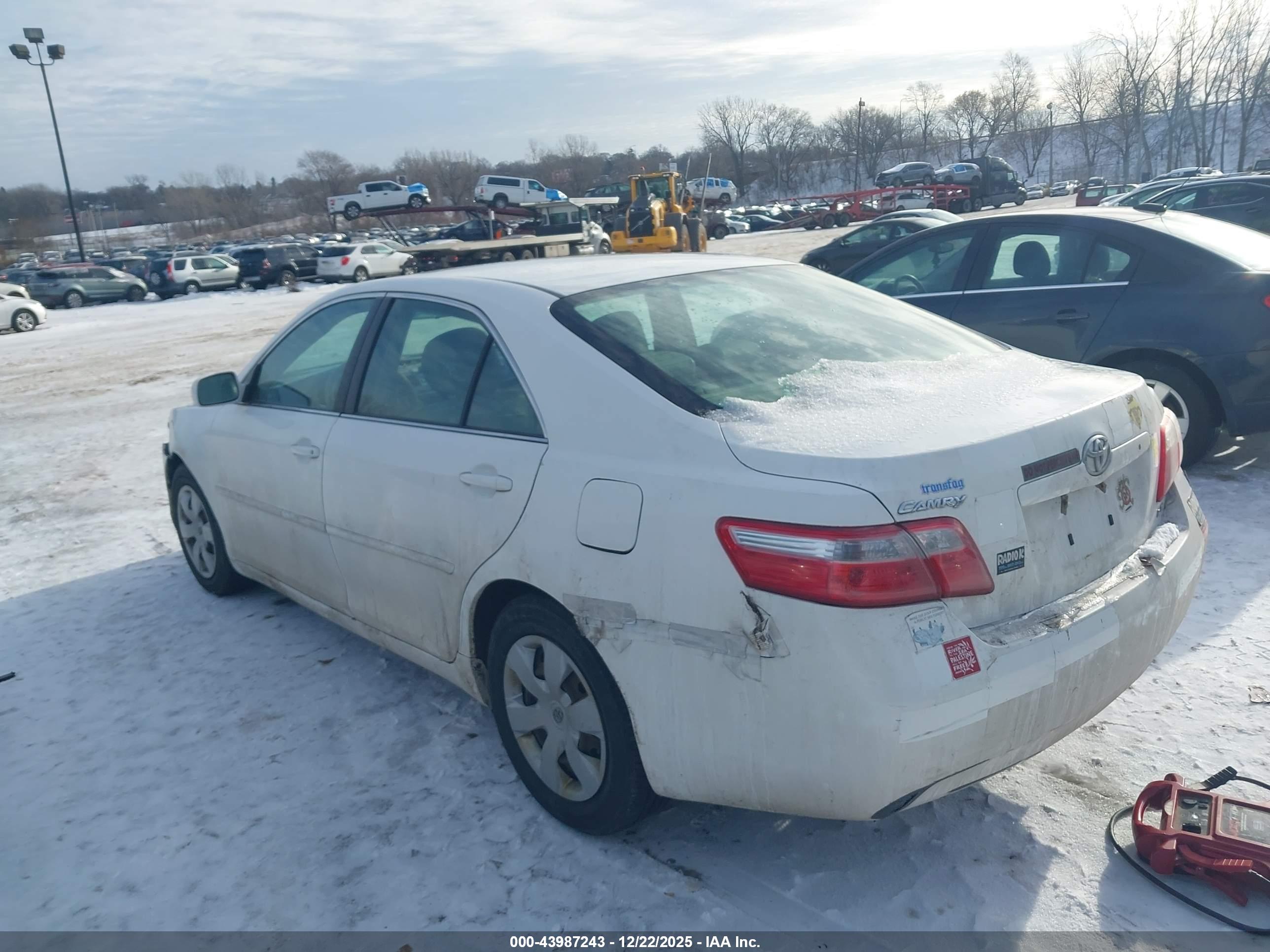 TOYOTA CAMRY image 3
