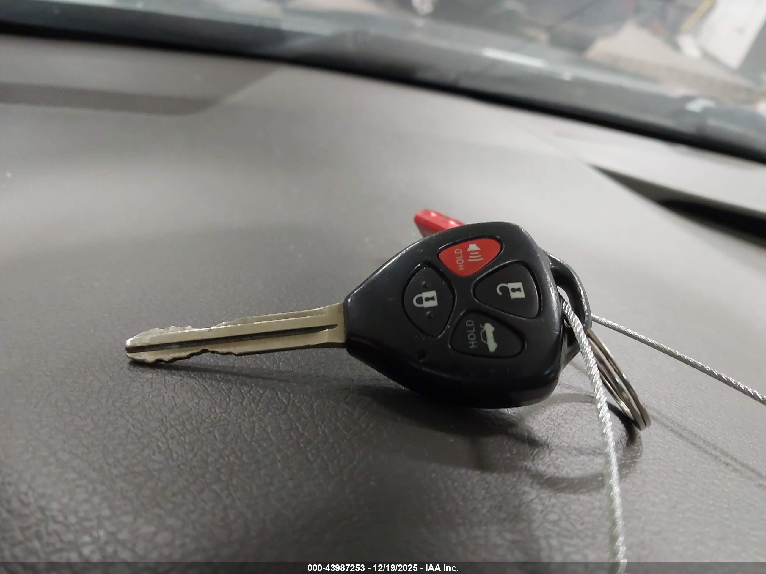 TOYOTA CAMRY image 11