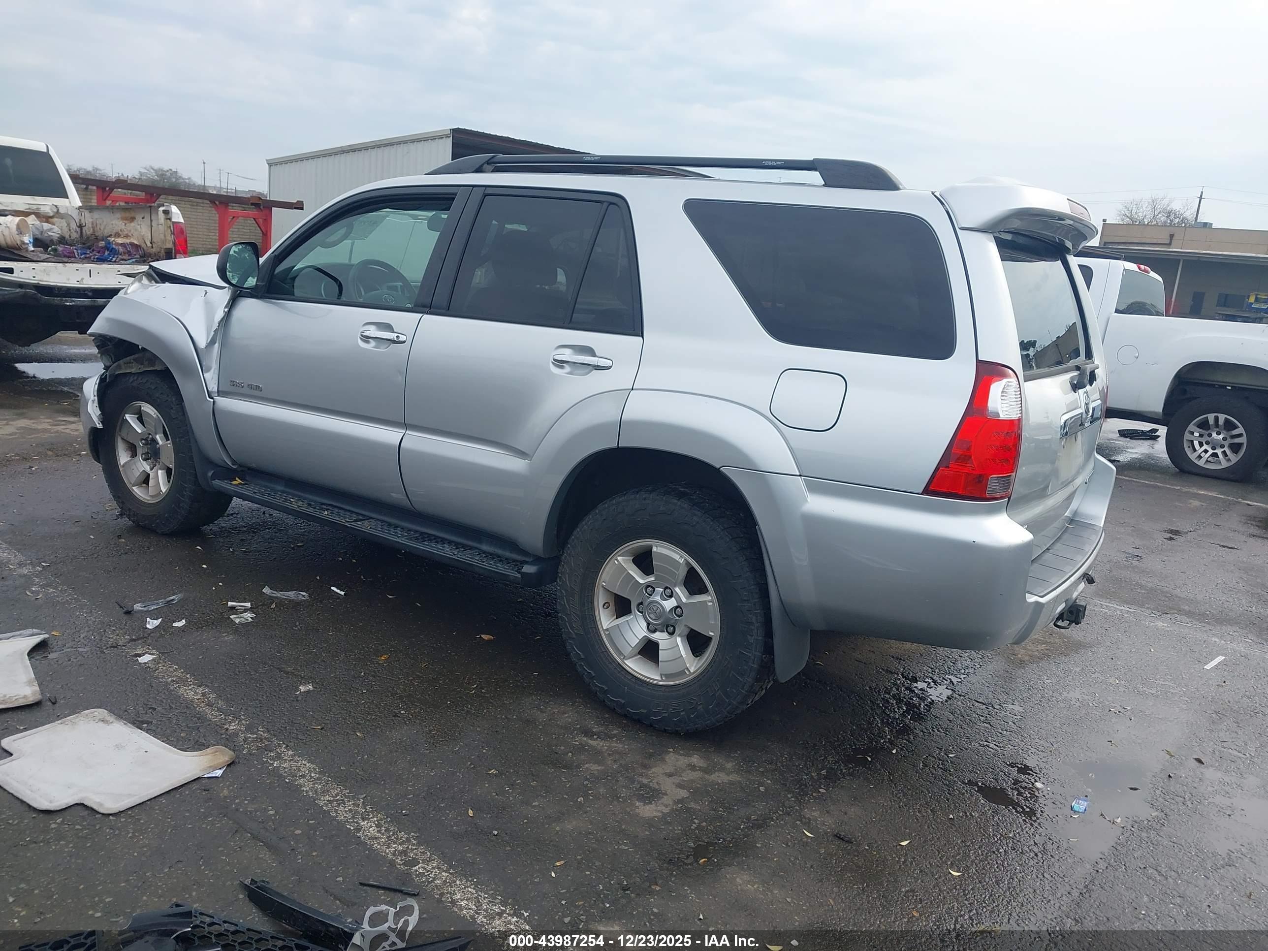 TOYOTA 4RUNNER image 3