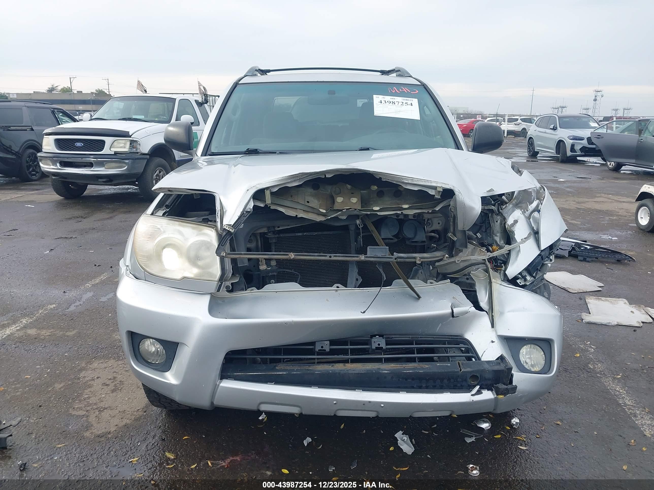 TOYOTA 4RUNNER image 6