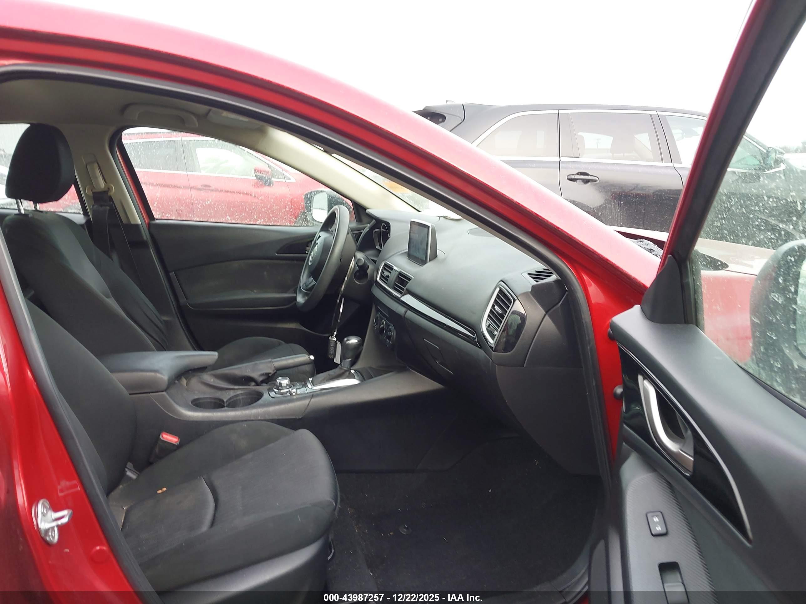 MAZDA MAZDA3 image 5