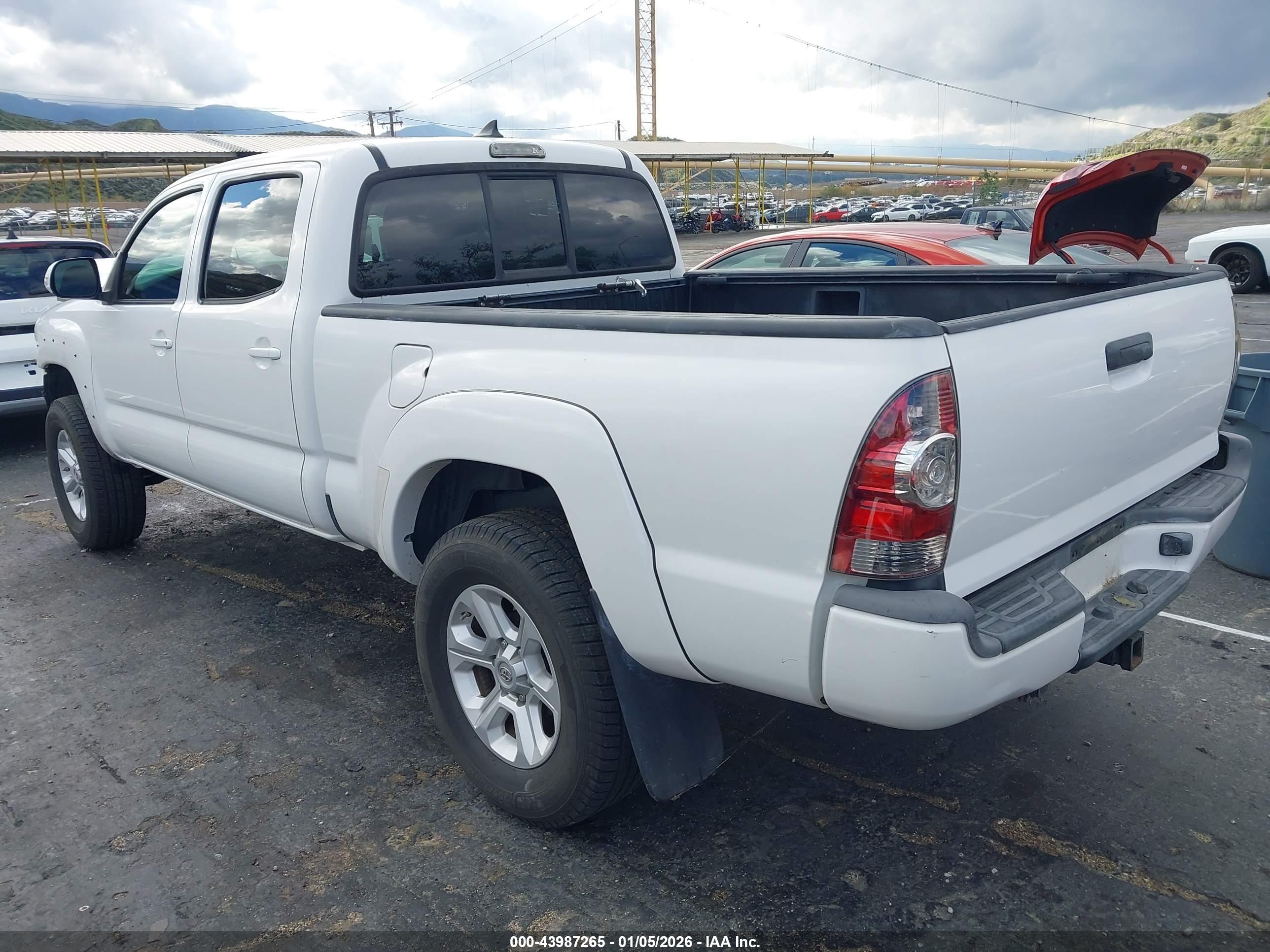 TOYOTA TACOMA image 3