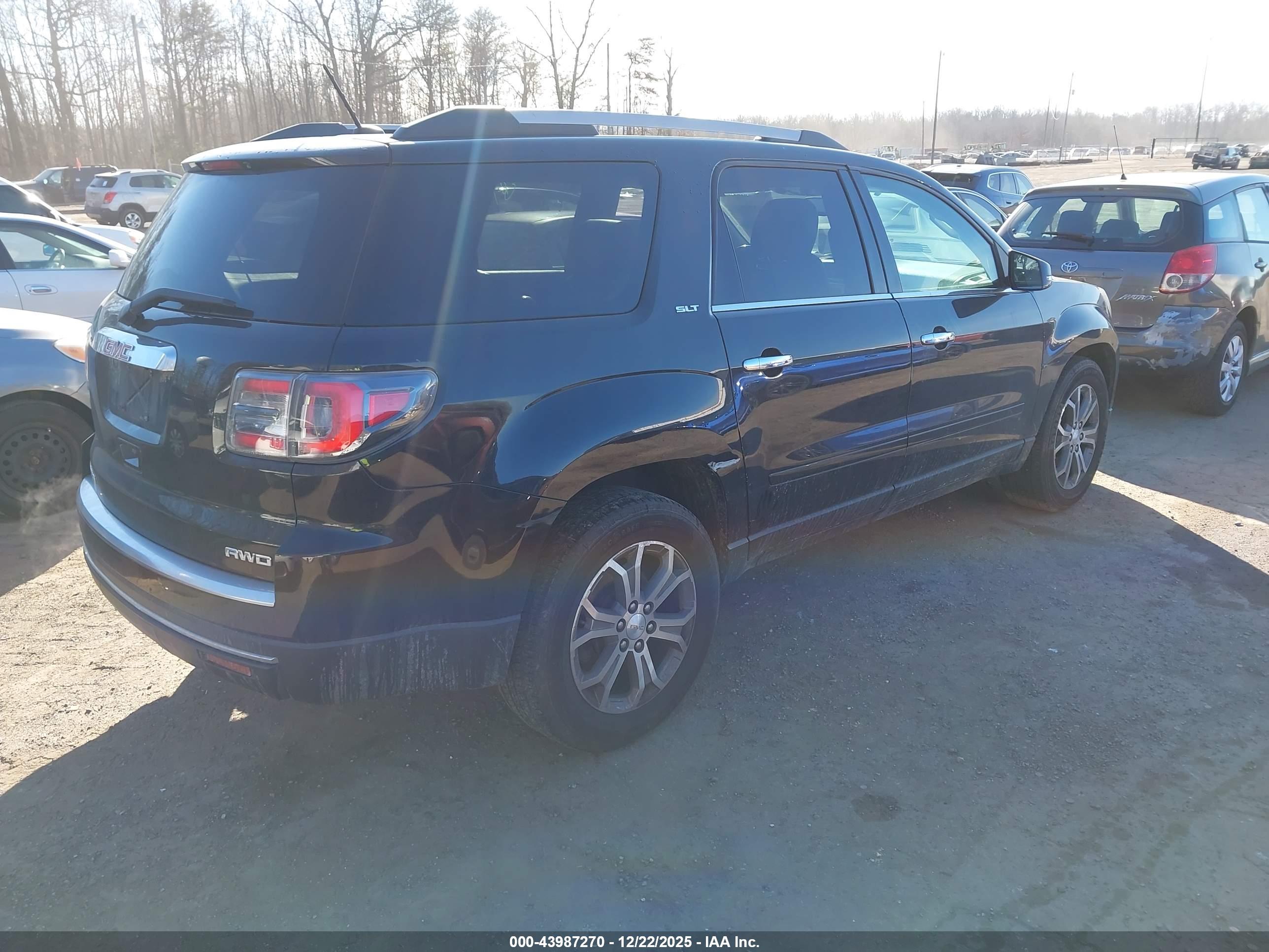 GMC ACADIA image 4