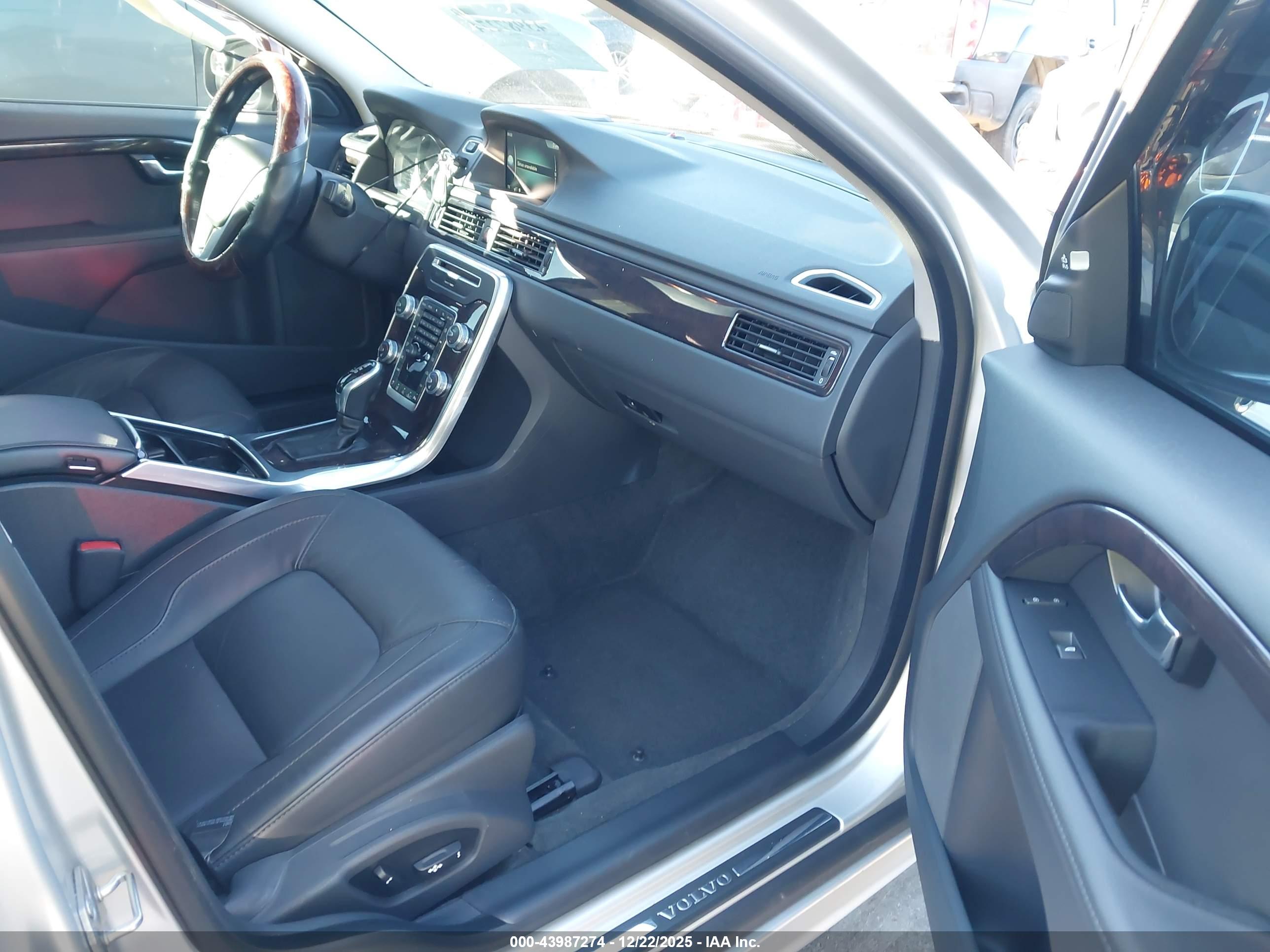 VOLVO S80 image 5