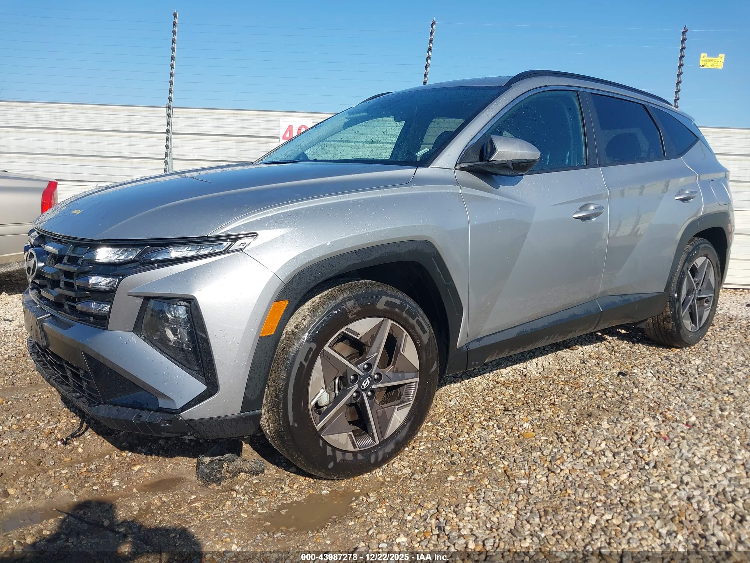 HYUNDAI TUCSON image 2