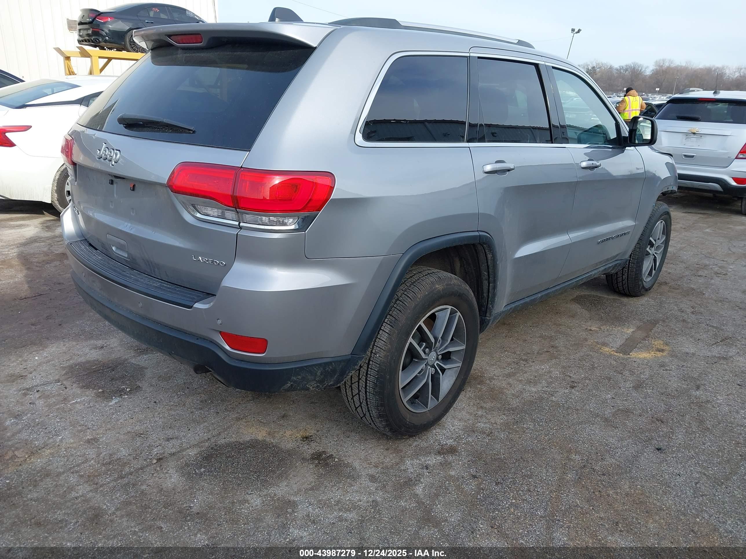 JEEP GRAND image 4