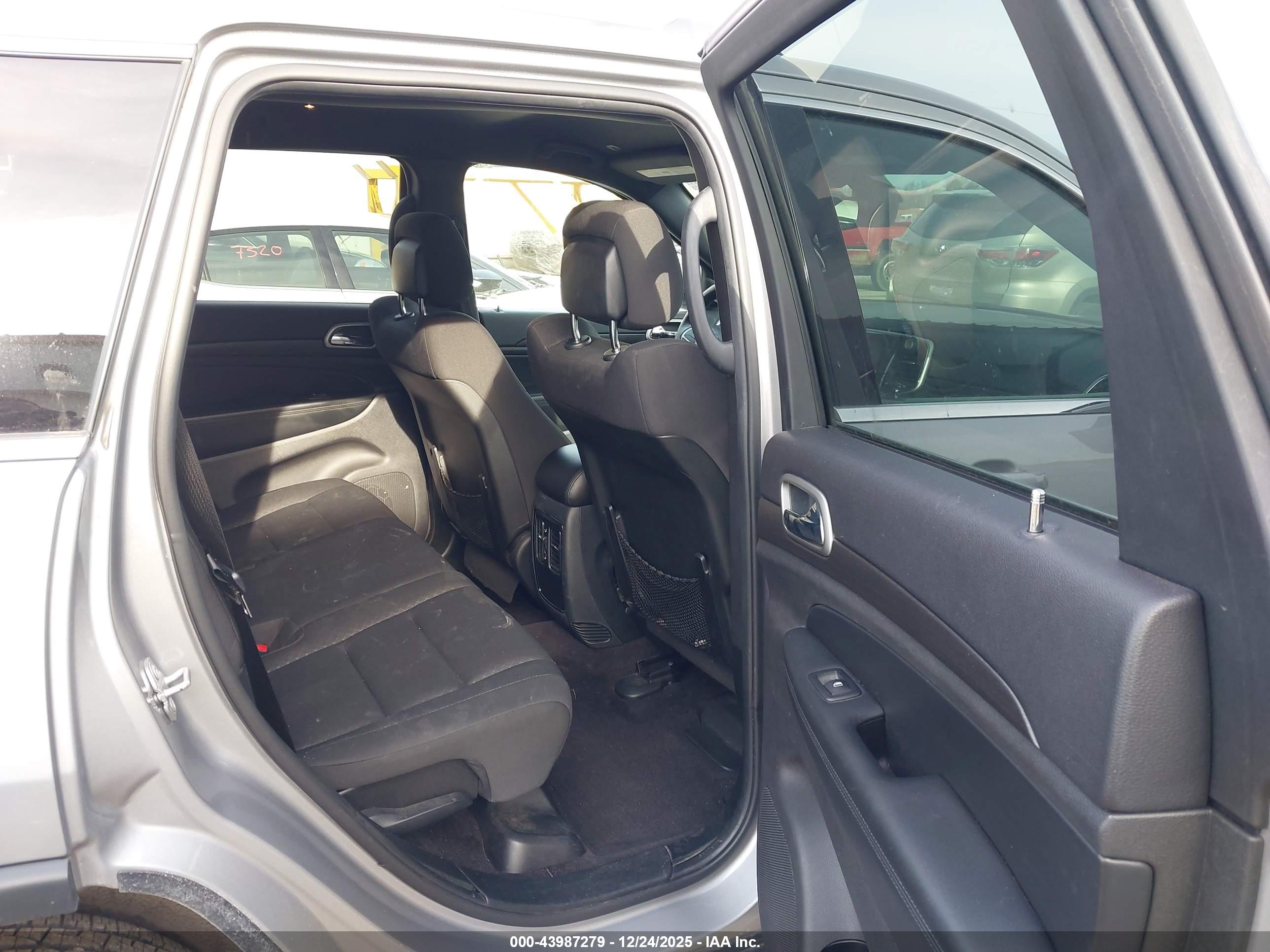 JEEP GRAND image 8