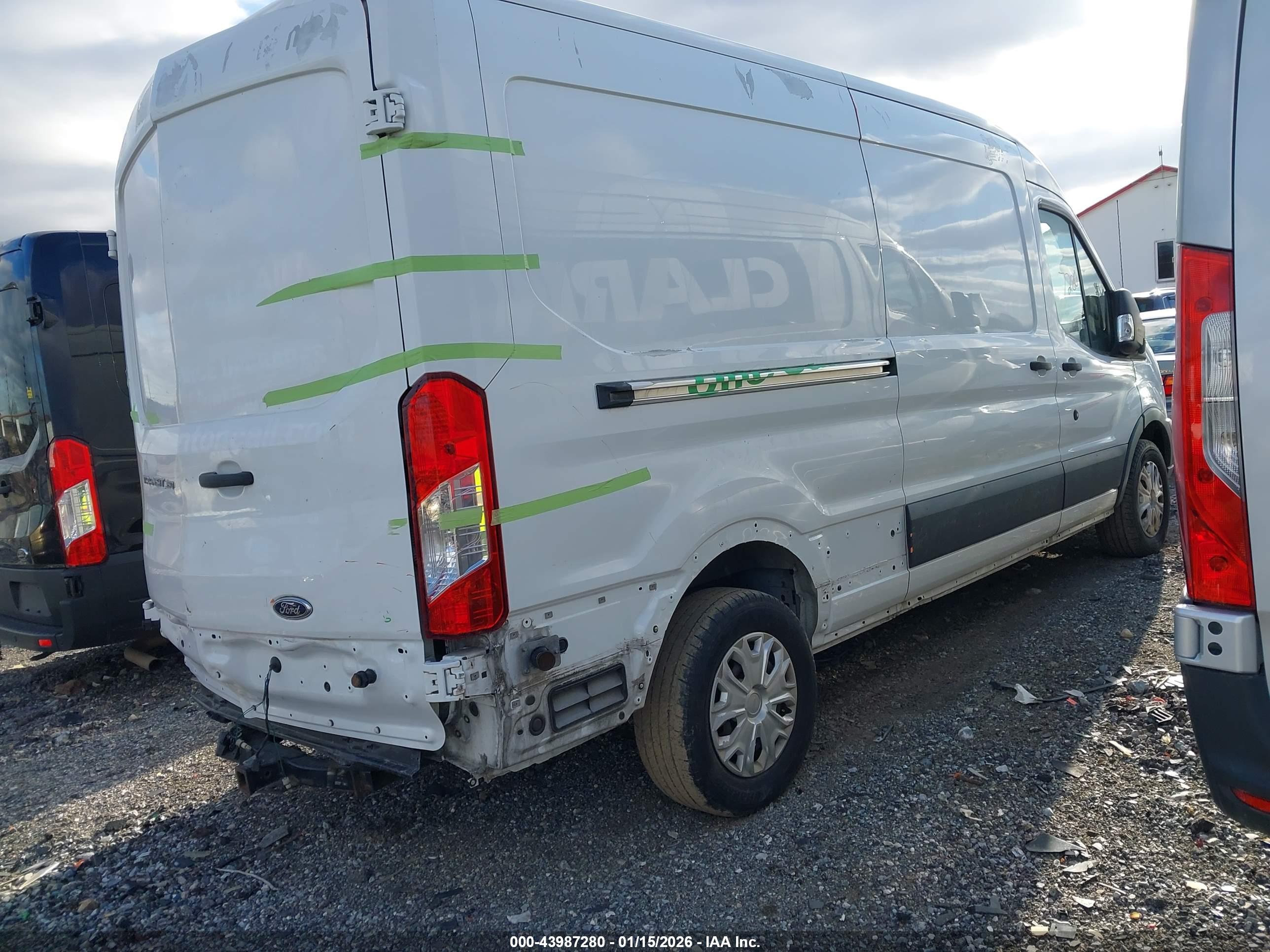 FORD TRANSIT-350 image 4