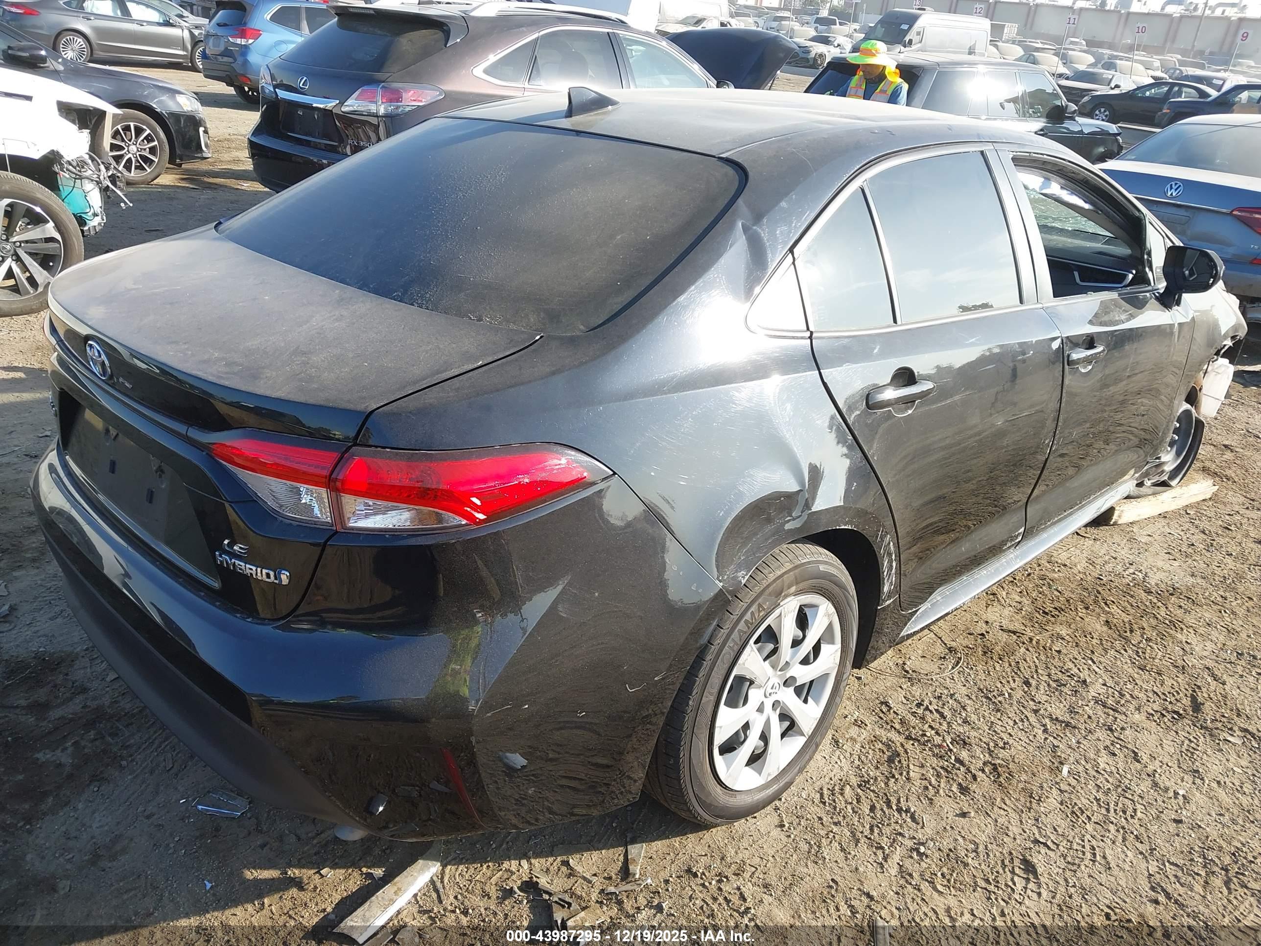 TOYOTA COROLLA image 4