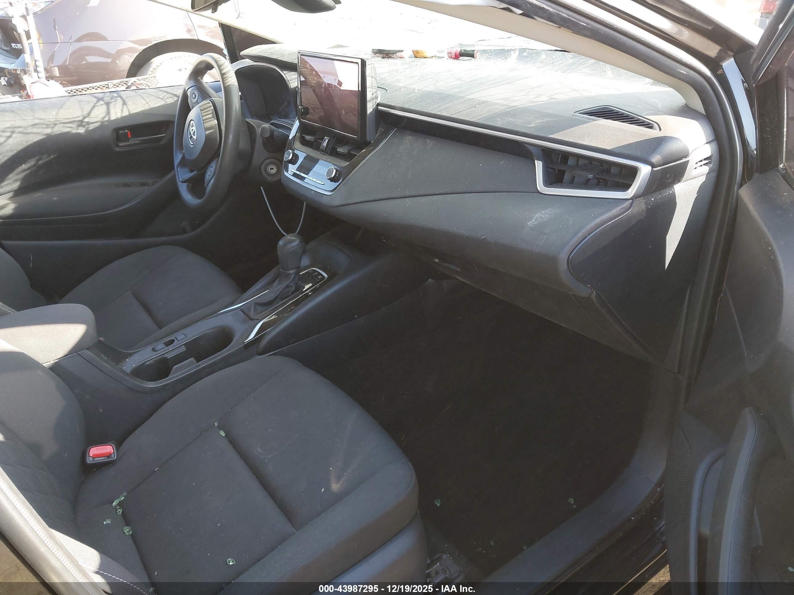 TOYOTA COROLLA image 5