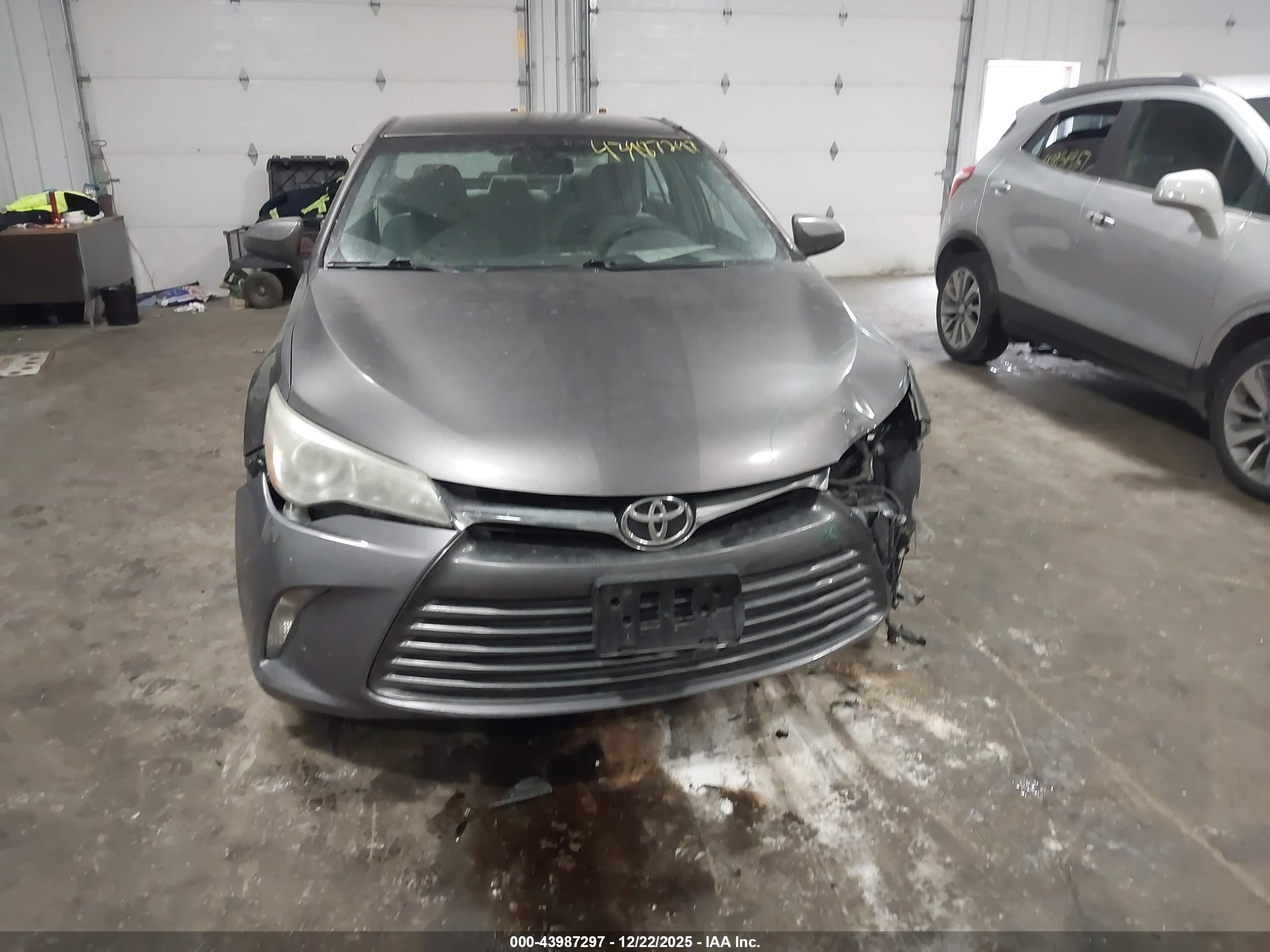 TOYOTA CAMRY image 6