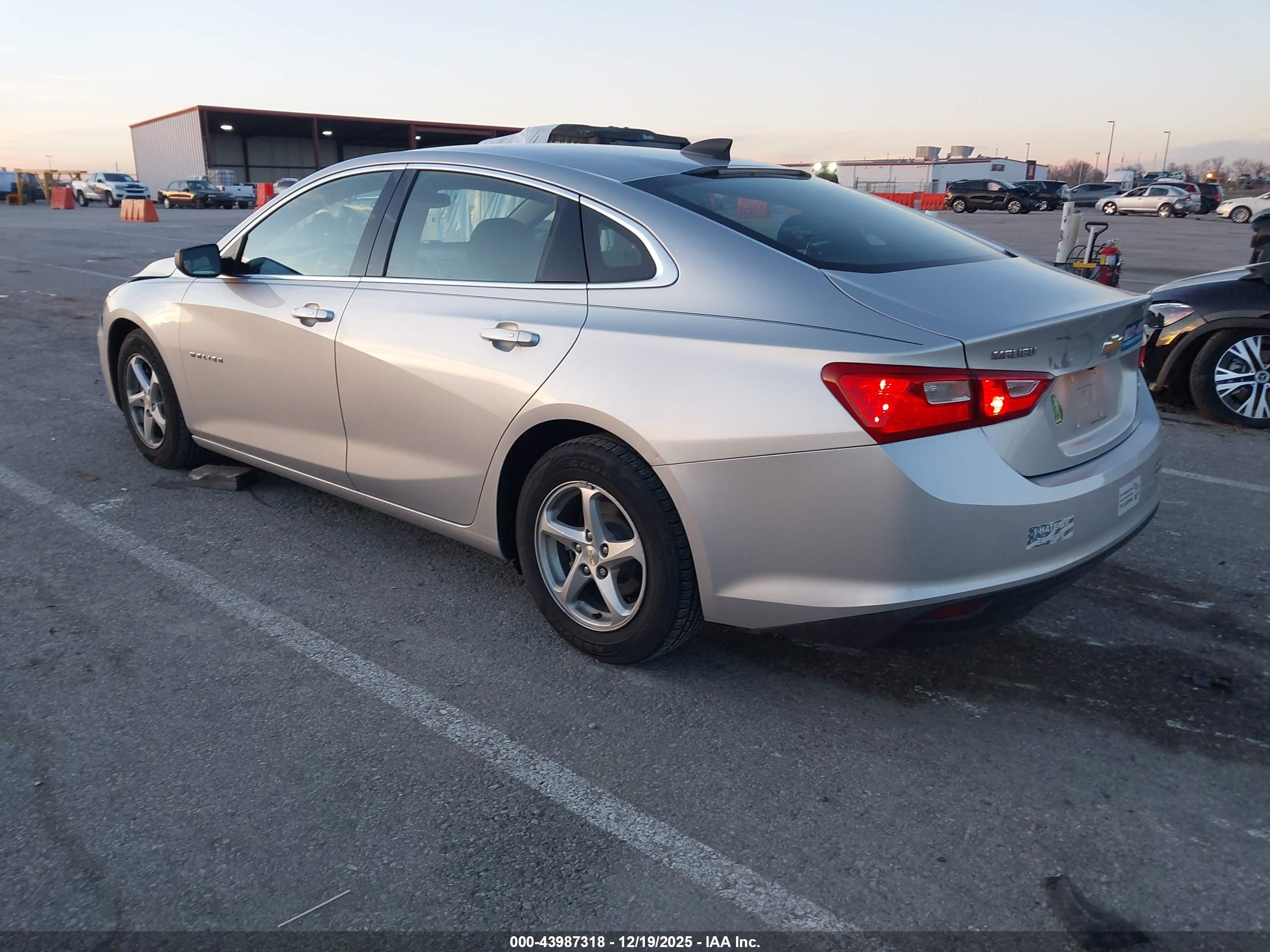CHEVROLET MALIBU image 3