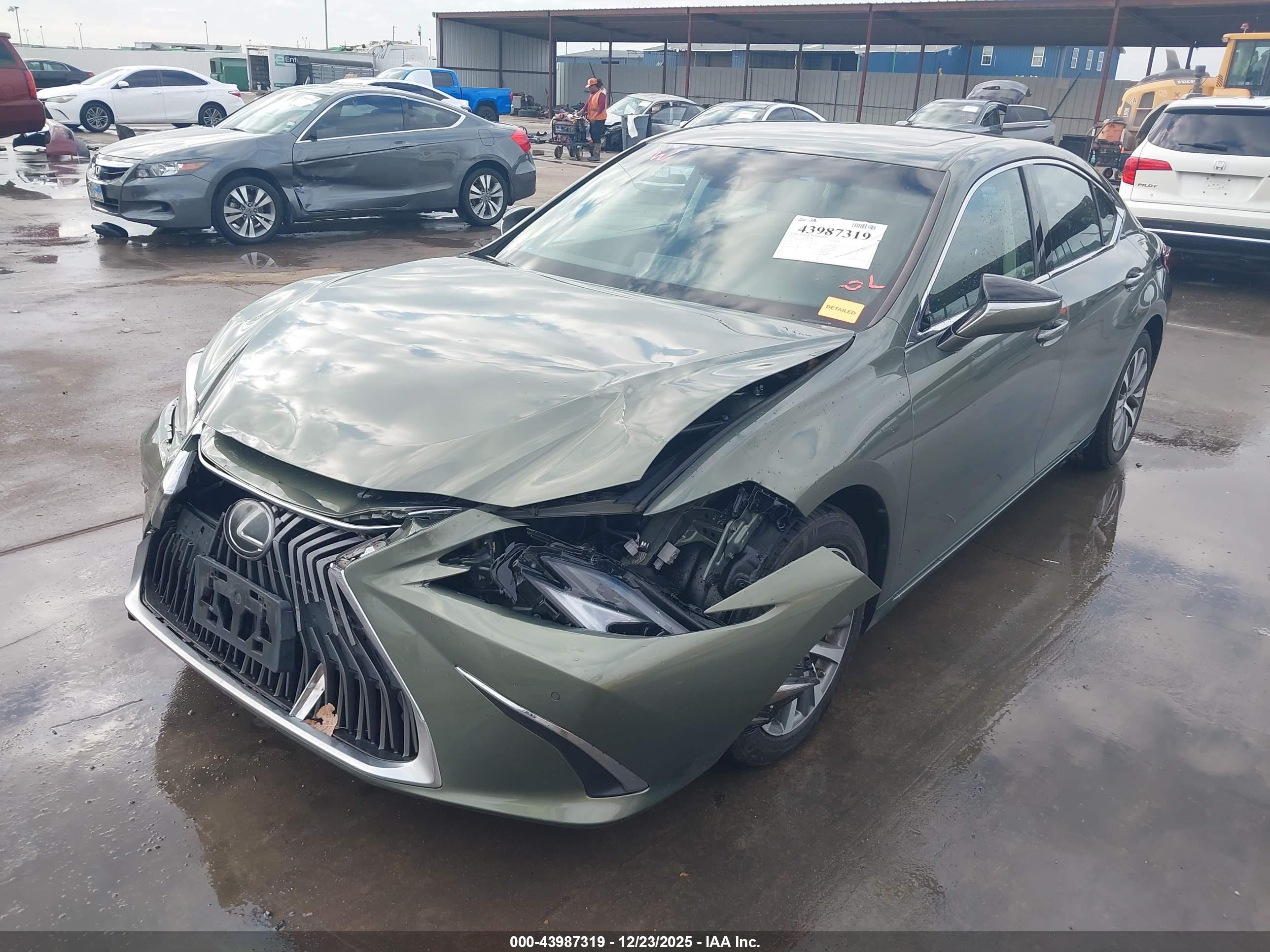 LEXUS ES image 2