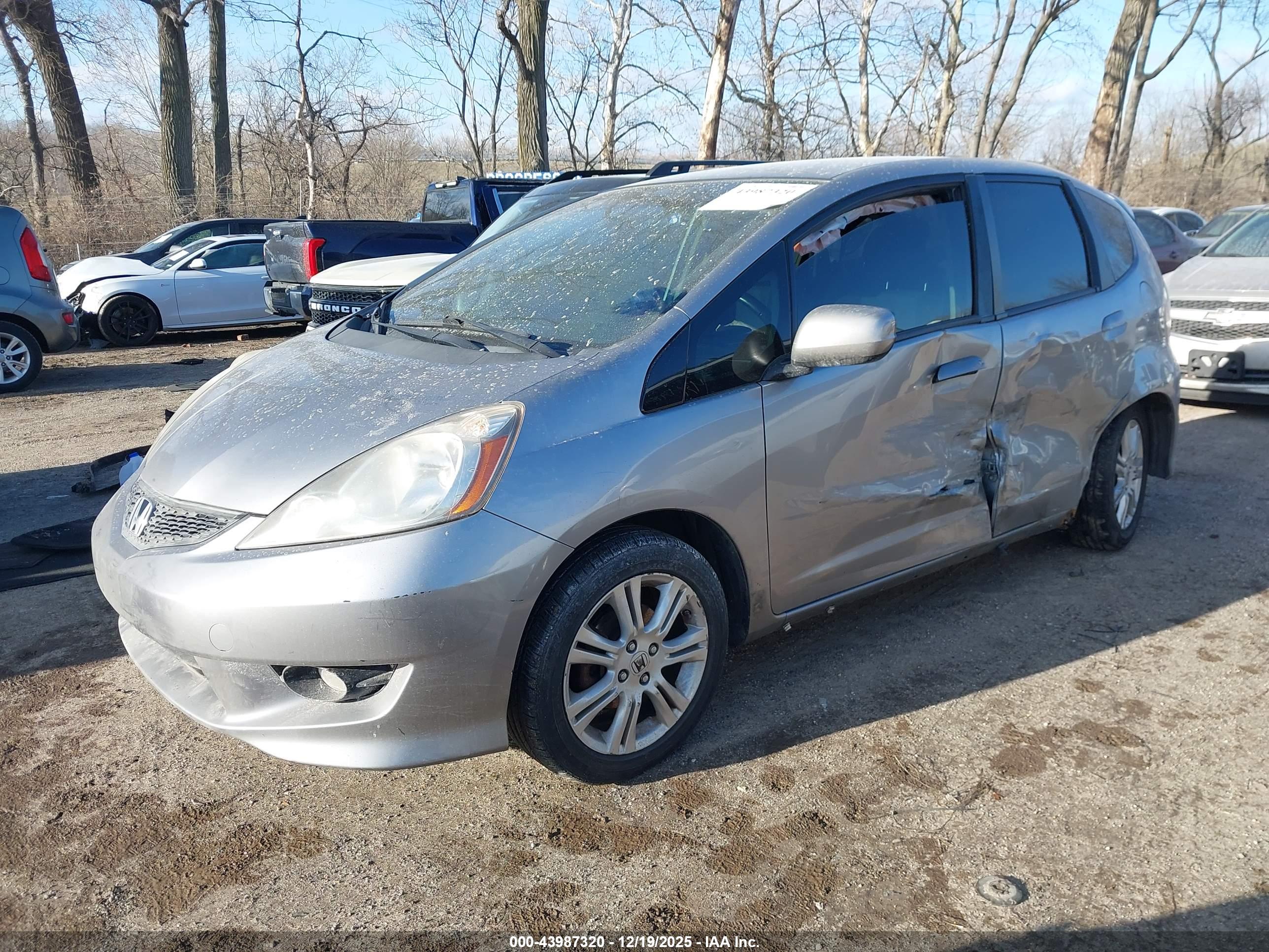 HONDA FIT image 2